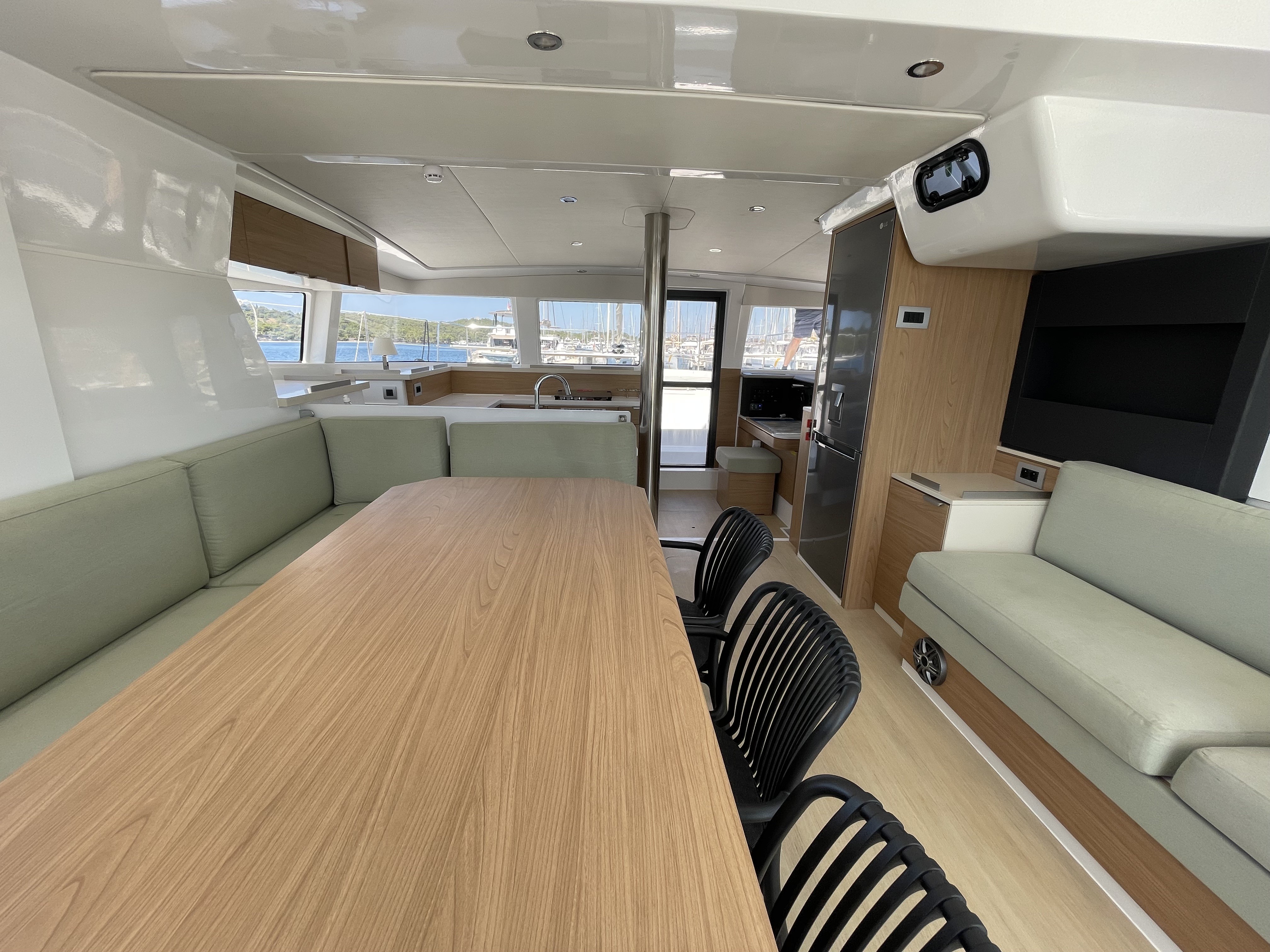 Bali 4.2, Jackpot | Yacht Charter Croatia