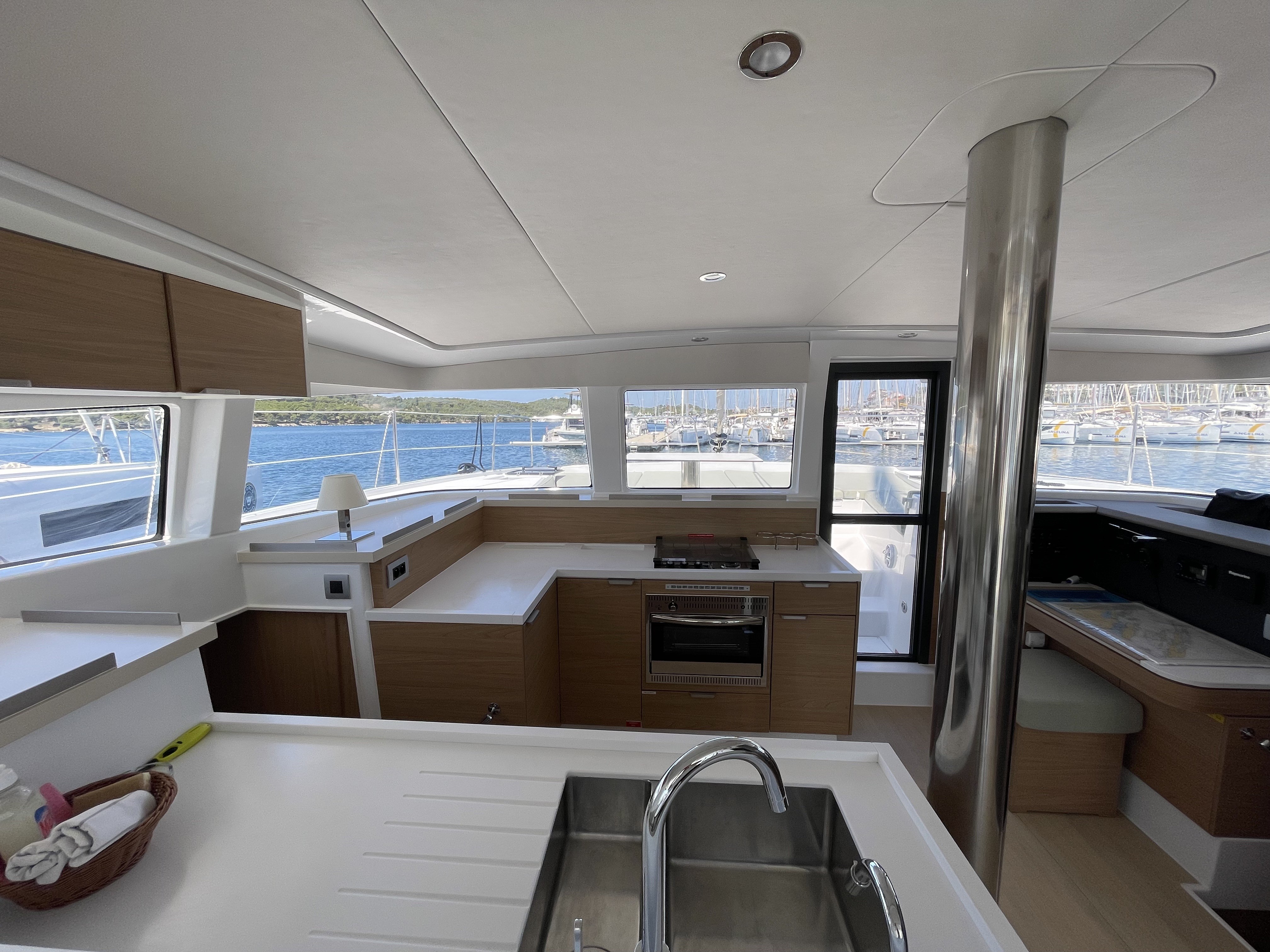 Bali 4.2, Jackpot | Yacht Charter Croatia