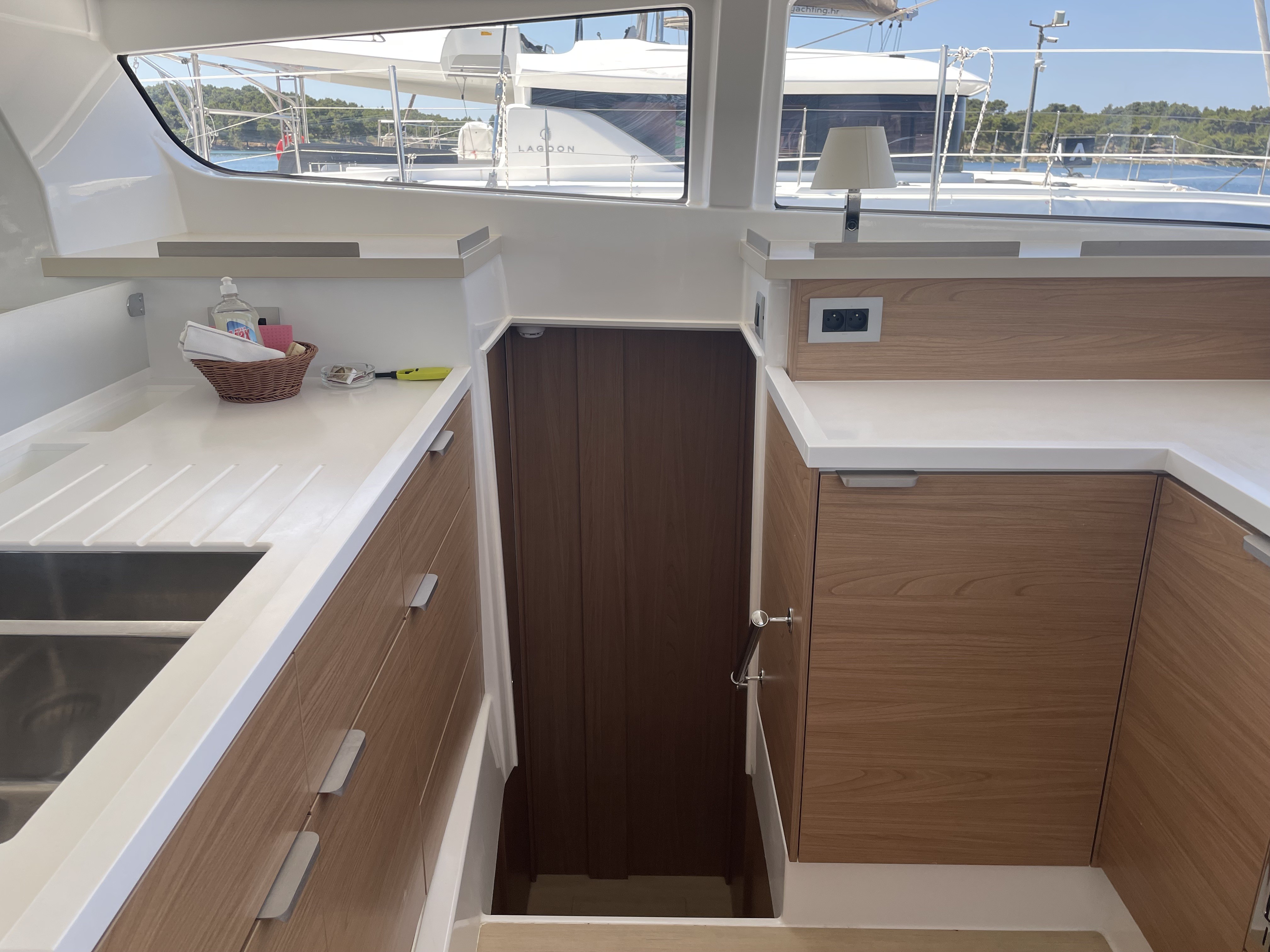 Bali 4.2, Jackpot | Yacht Charter Croatia