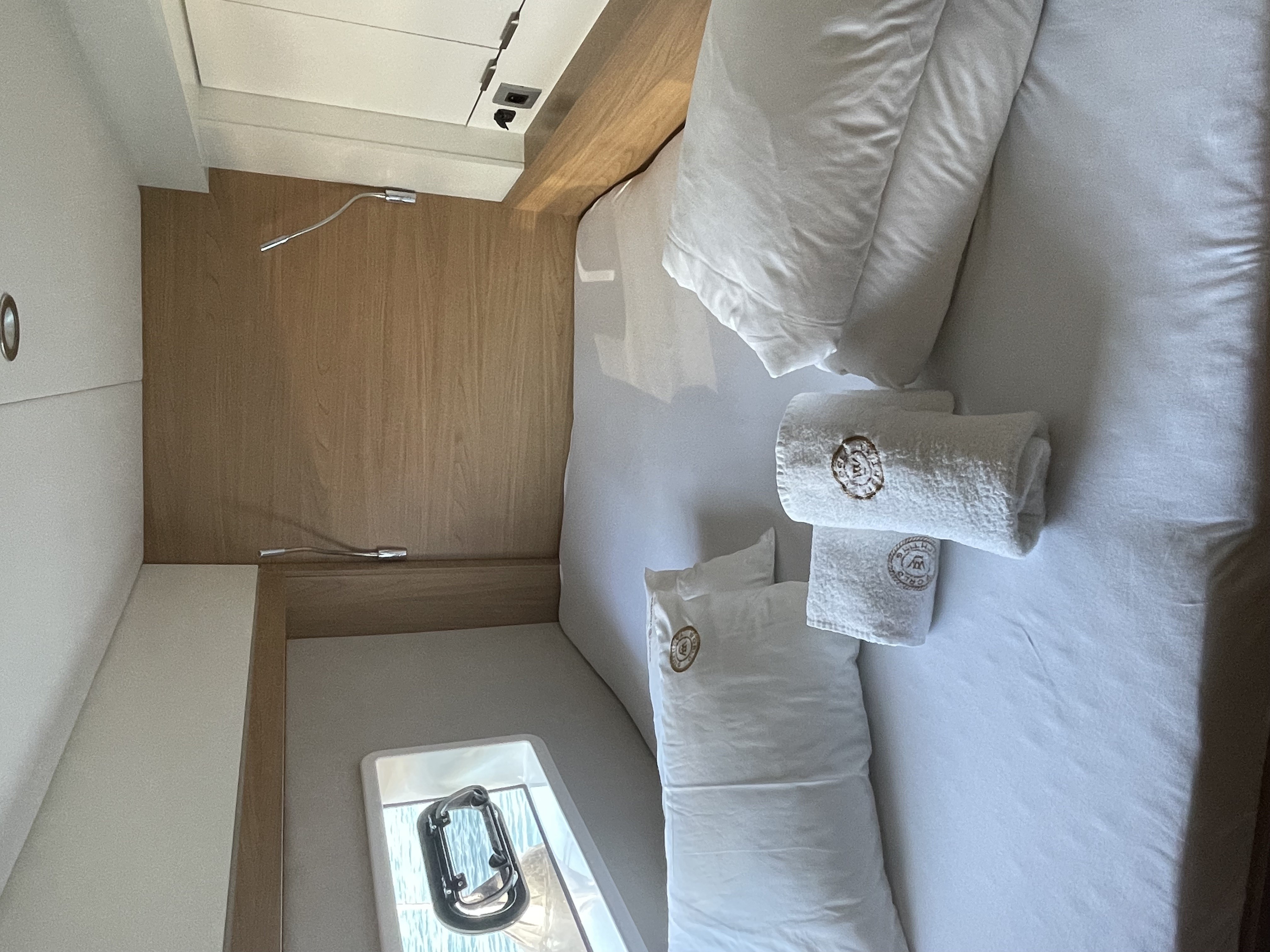 Bali 4.2, Jackpot | Yacht Charter Croatia