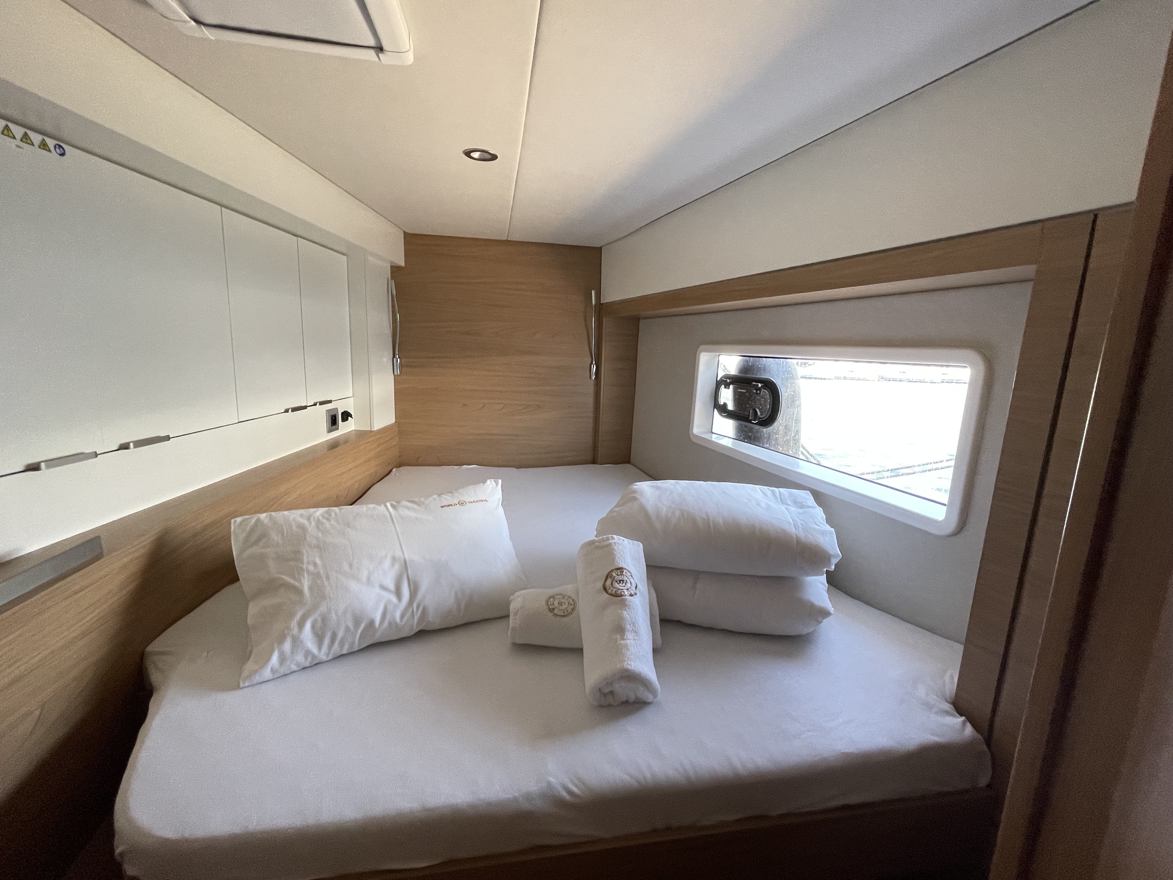 Bali 4.2, Jackpot | Yacht Charter Croatia