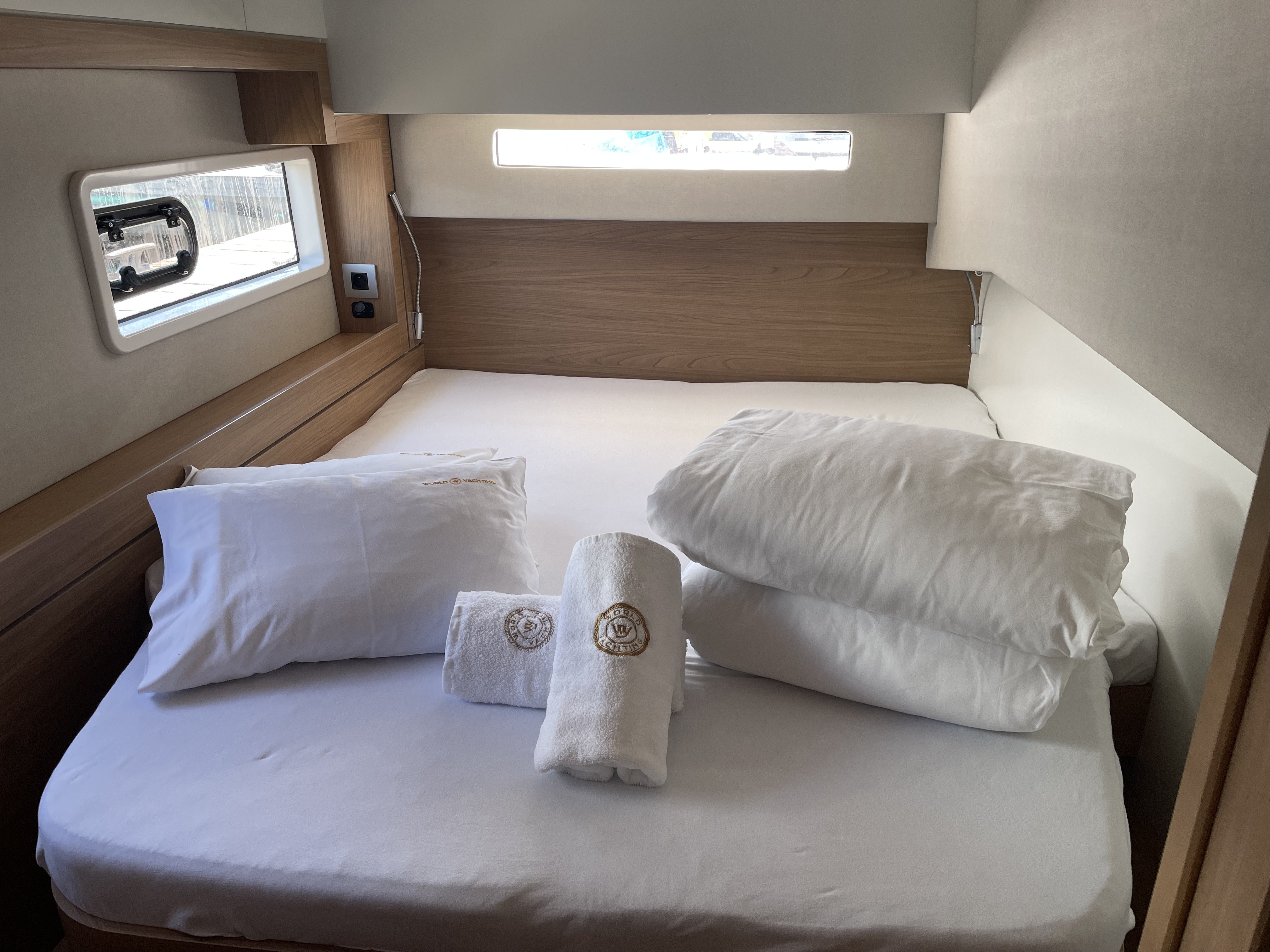 Bali 4.2, Jackpot | Yacht Charter Croatia