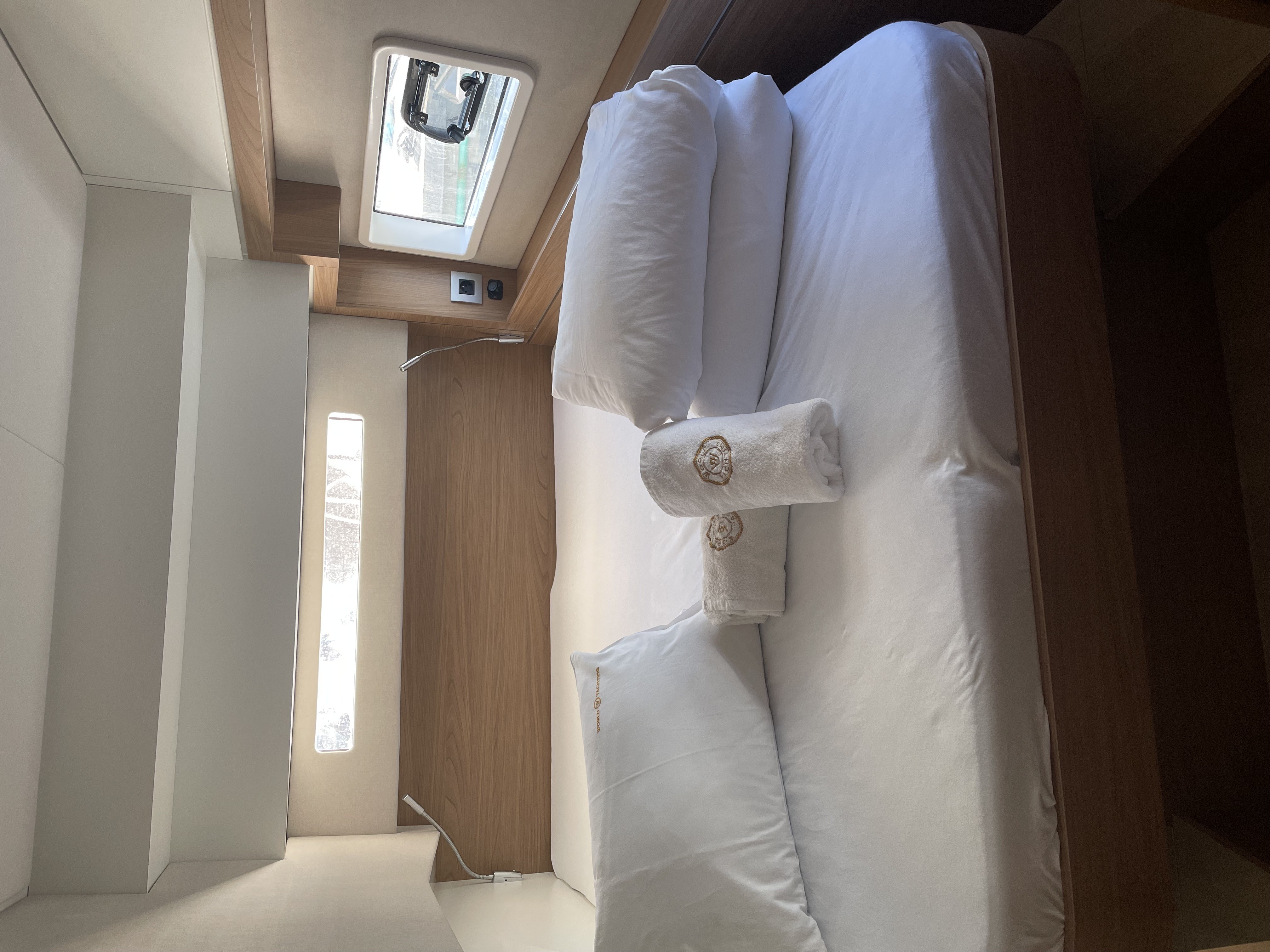 Bali 4.2, Jackpot | Yacht Charter Croatia
