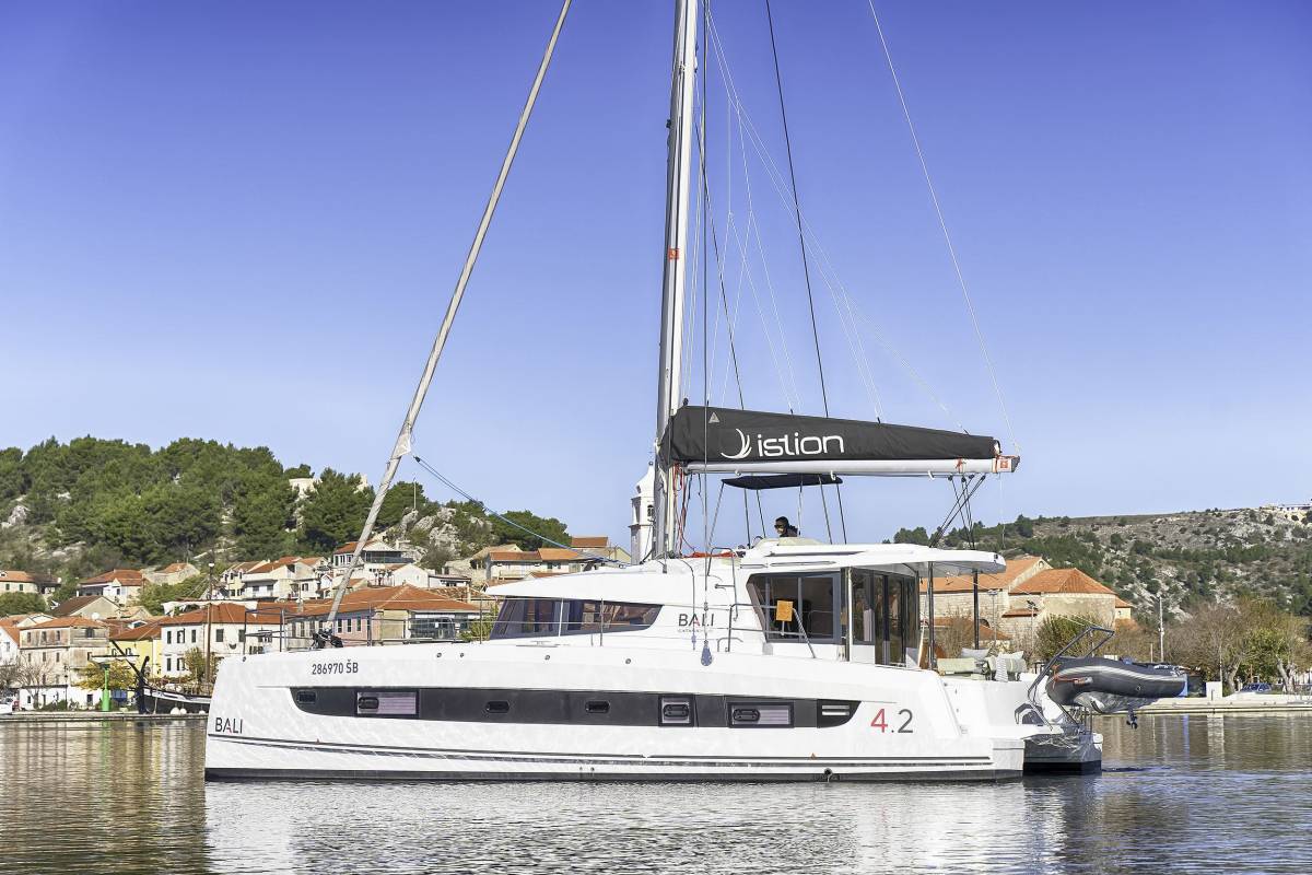 Bali 4.2, First Feeling | Yacht Charter Croatia