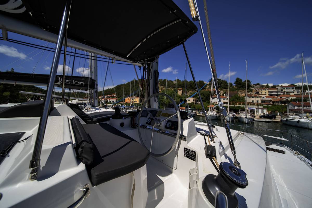Bali 4.2, First Feeling | Yacht Charter Croatia