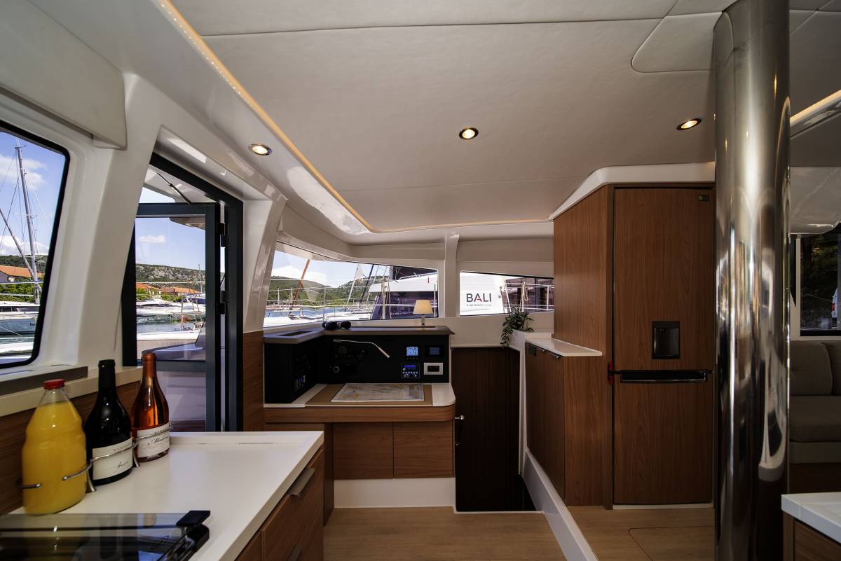 Bali 4.2, First Feeling | Yacht Charter Croatia