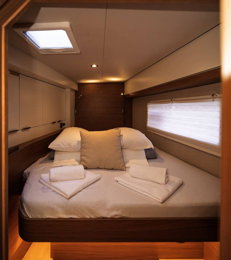Bali 4.2, First Feeling | Yacht Charter Croatia