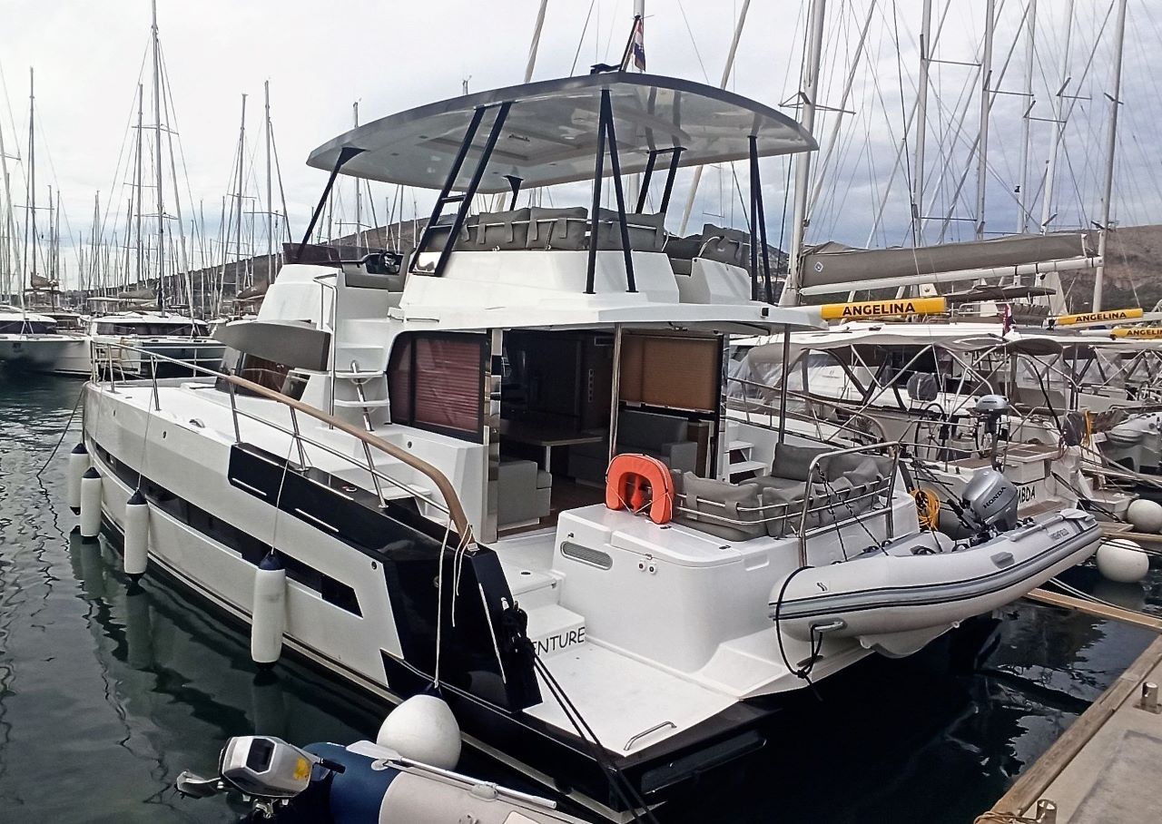 Bali 4.3 MY, Adventure | Noleggio di Yacht Croazia