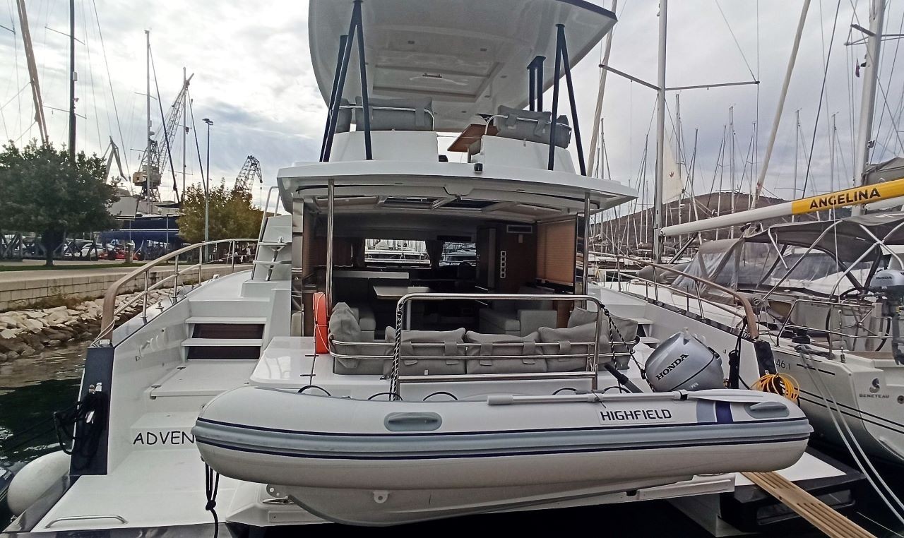 Bali 4.3 MY, Adventure | Noleggio di Yacht Croazia