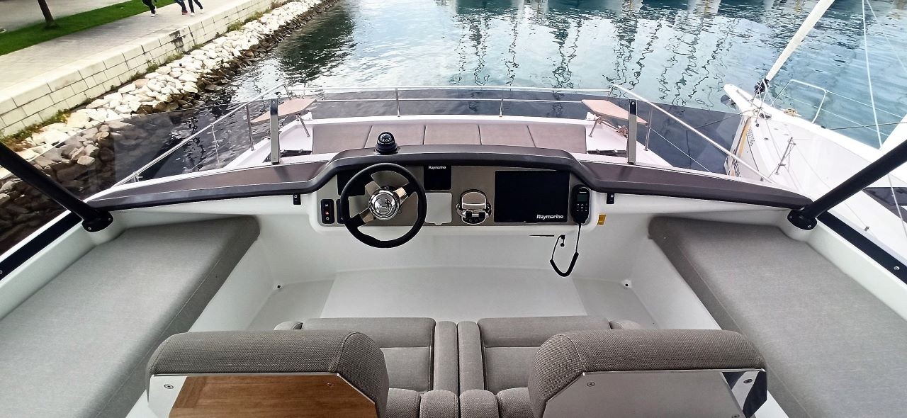 Bali 4.3 MY, Adventure | Noleggio di Yacht Croazia