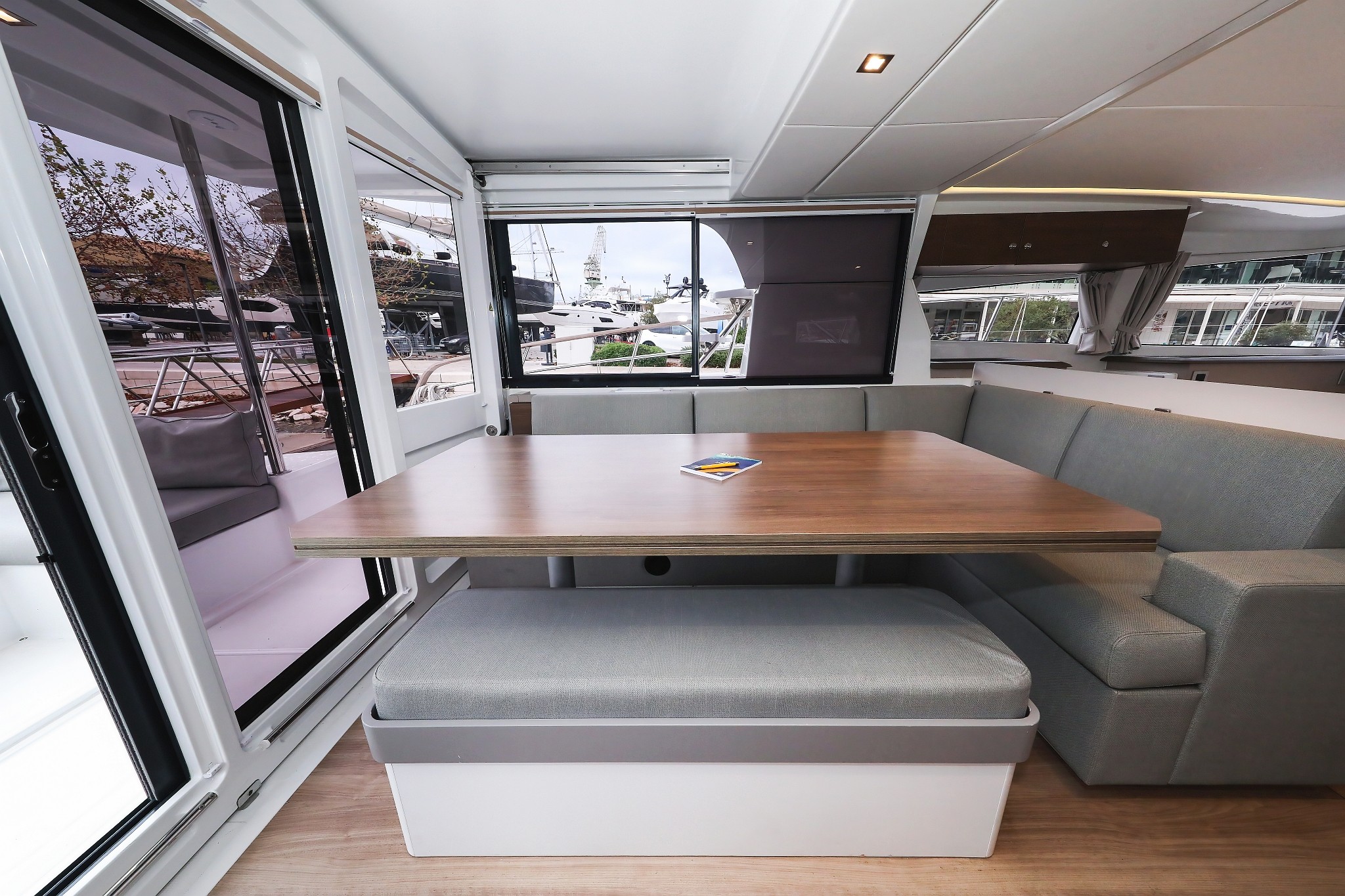 Bali 4.3 MY, Adventure | Noleggio di Yacht Croazia
