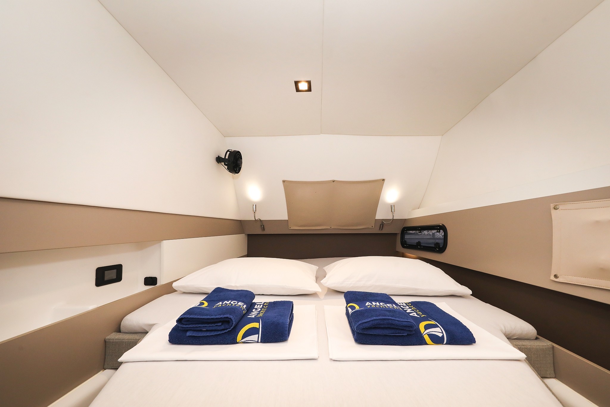 Bali 4.3 MY, Adventure | Noleggio di Yacht Croazia