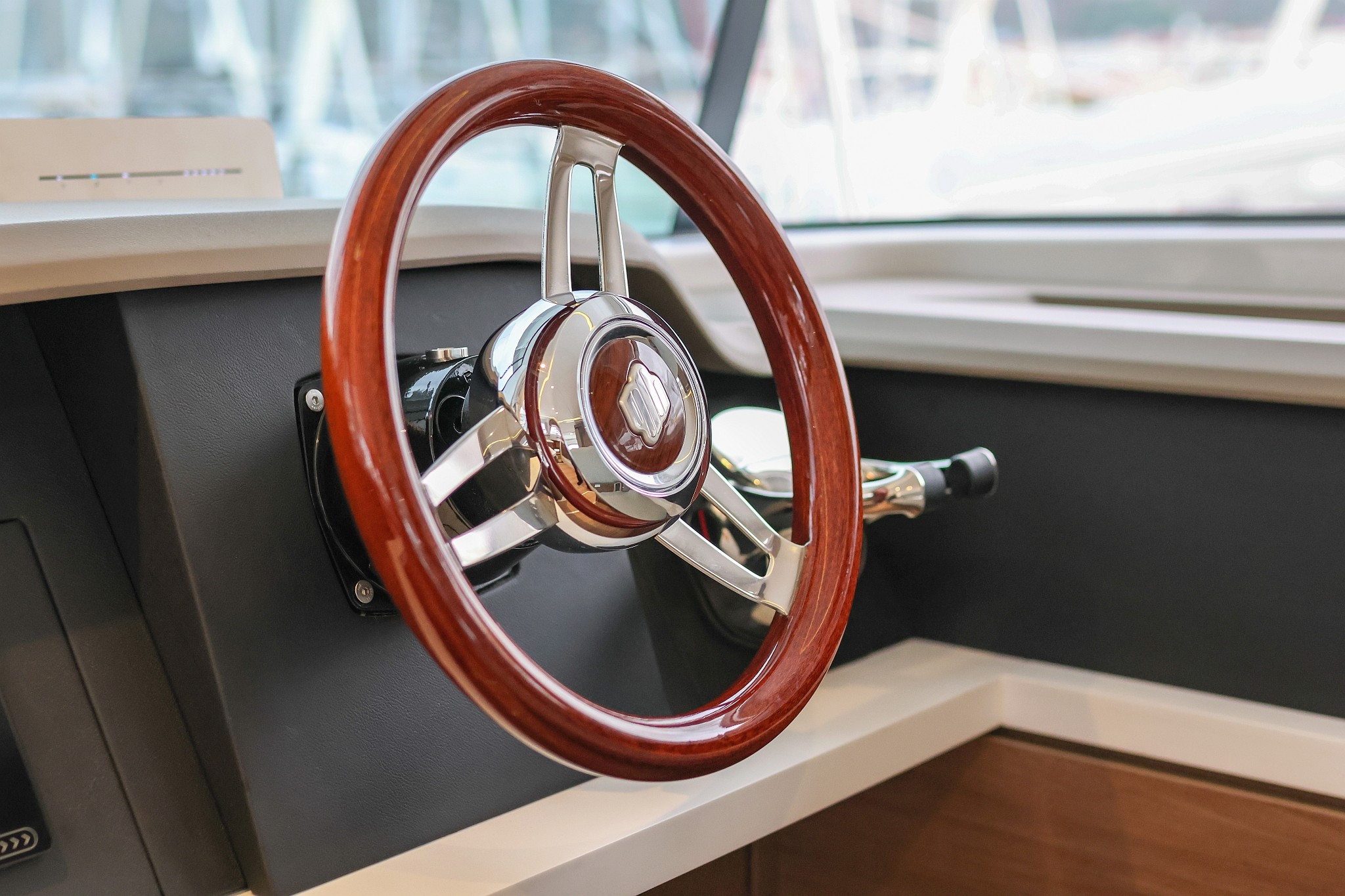 Bali 4.3 MY, Adventure | Noleggio di Yacht Croazia