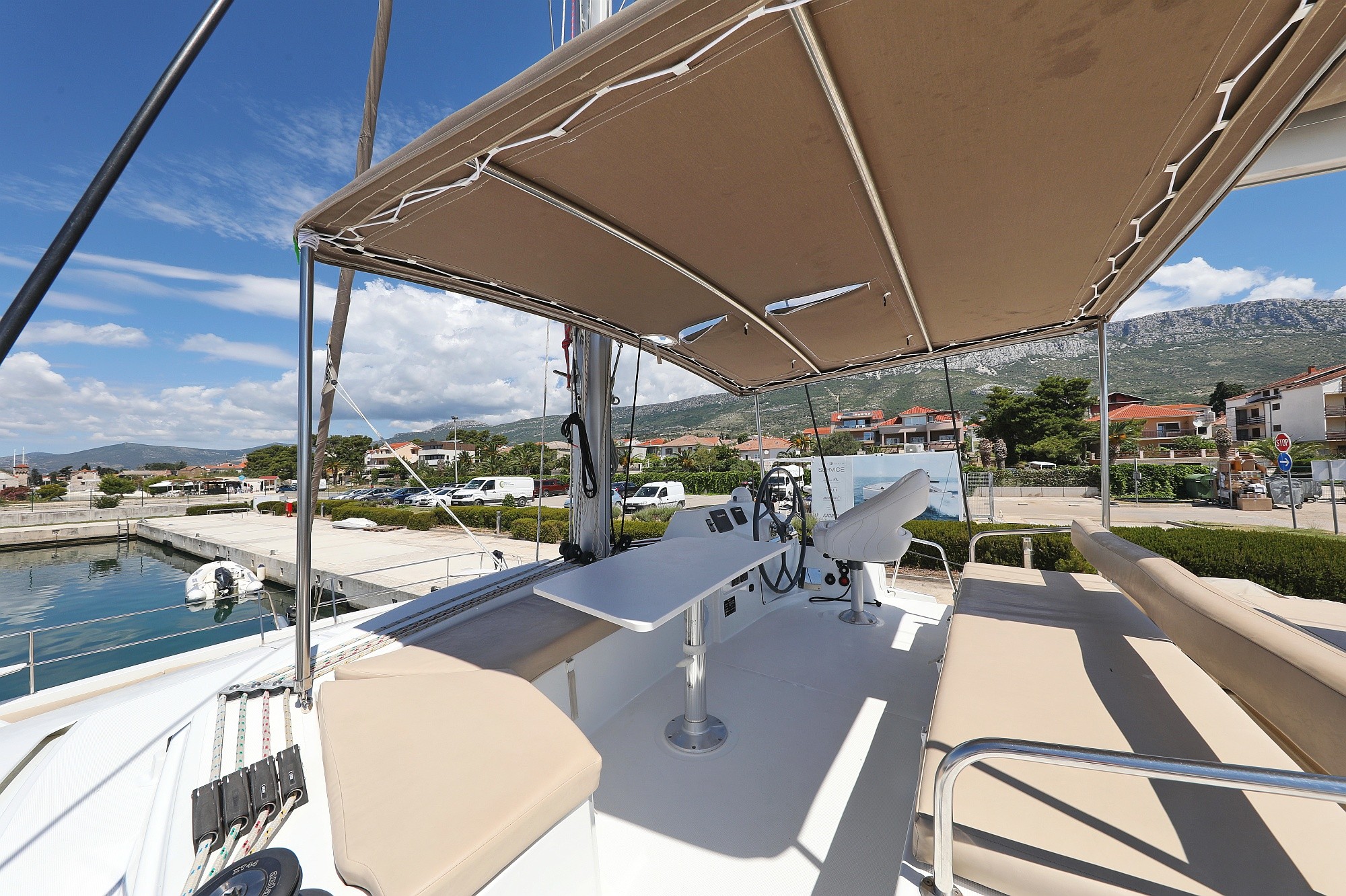 Bali 4.3, Summer Loft | Yacht Charter Croatia