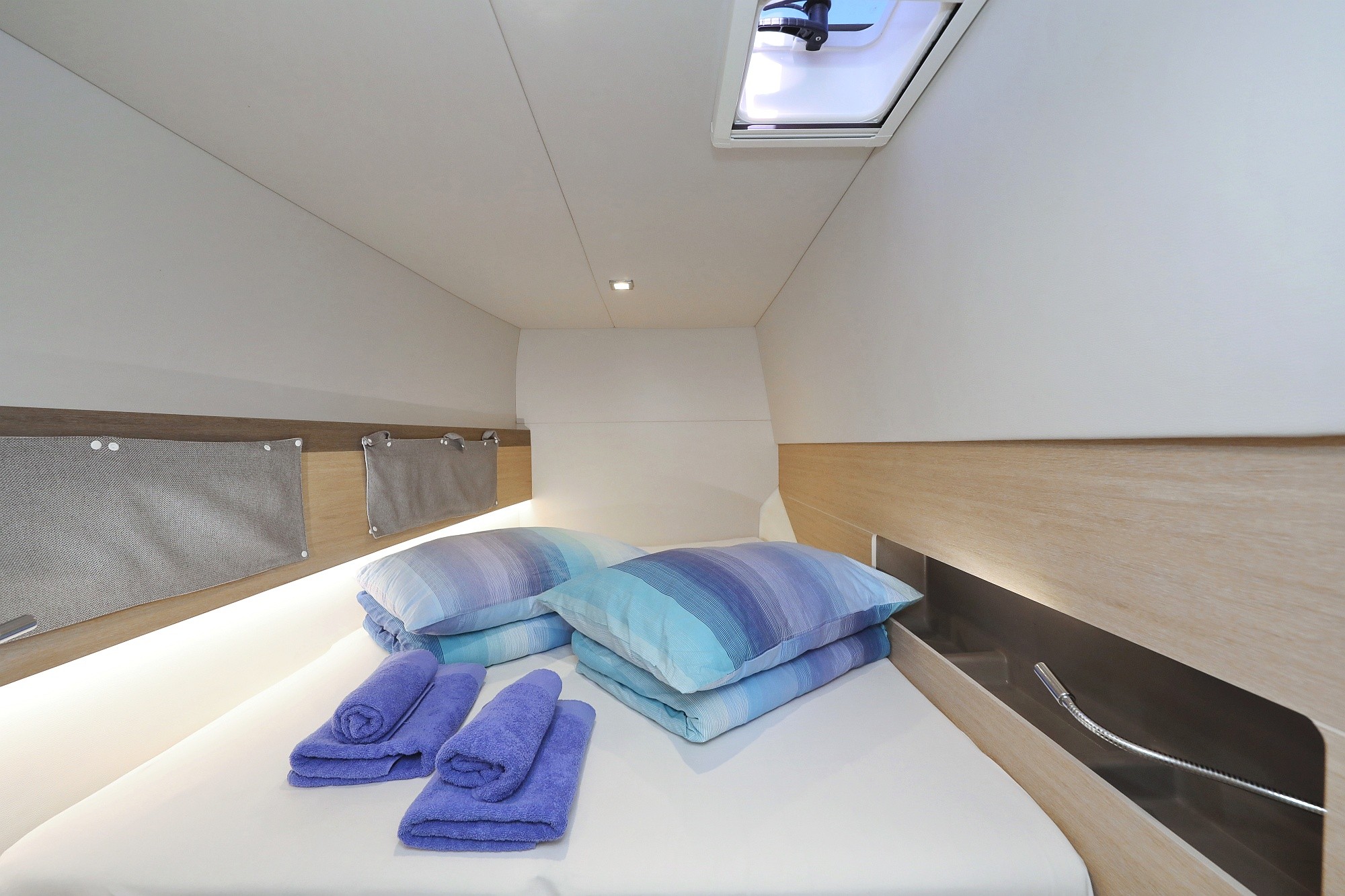 Bali 4.3, Summer Loft | Yacht Charter Croatia