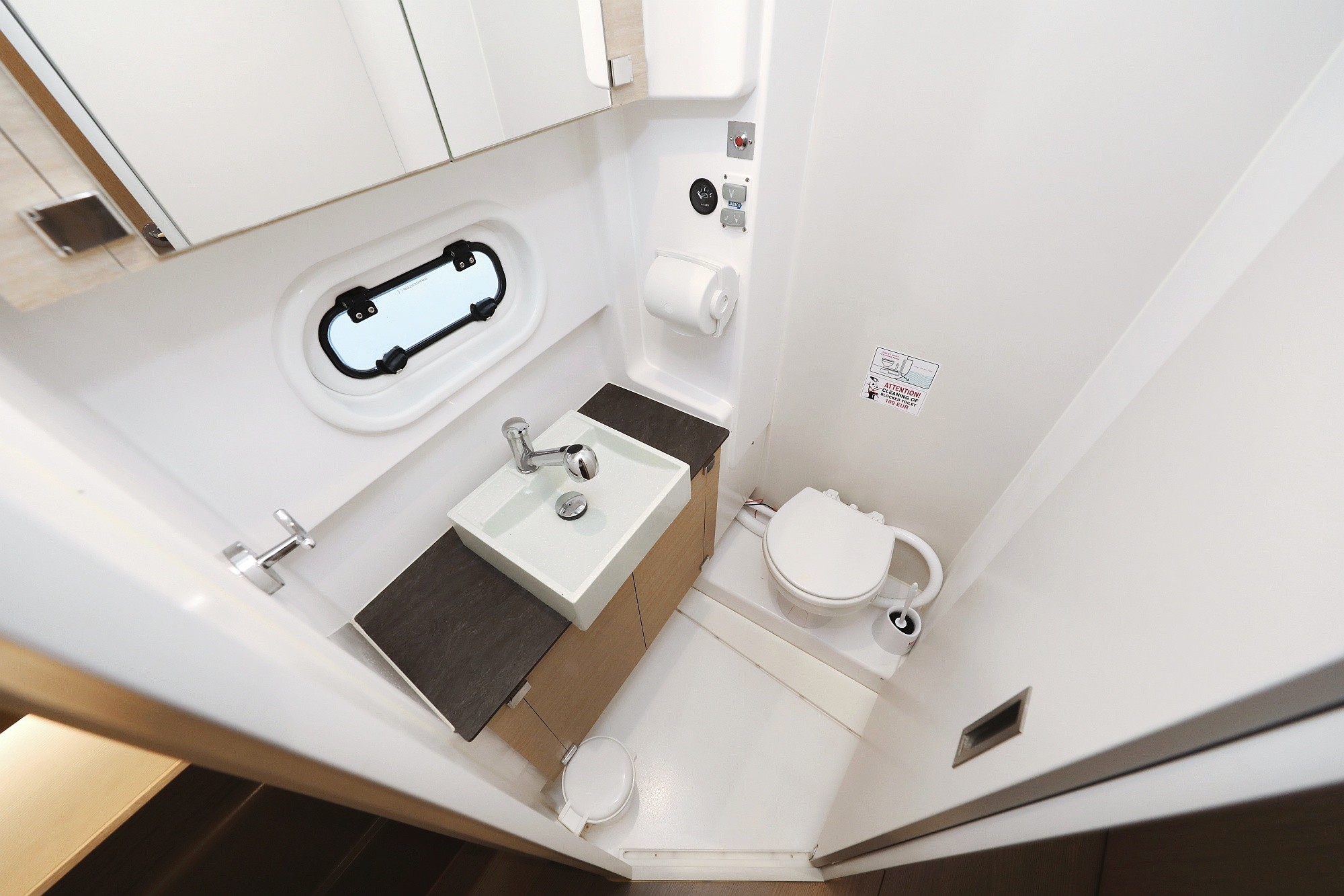 Bali 4.3, Summer Loft | Yacht Charter Croatia