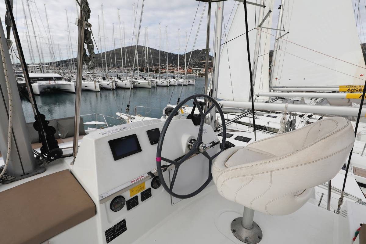 Bali 4.3, Tisia | Noleggio di Yacht Croazia