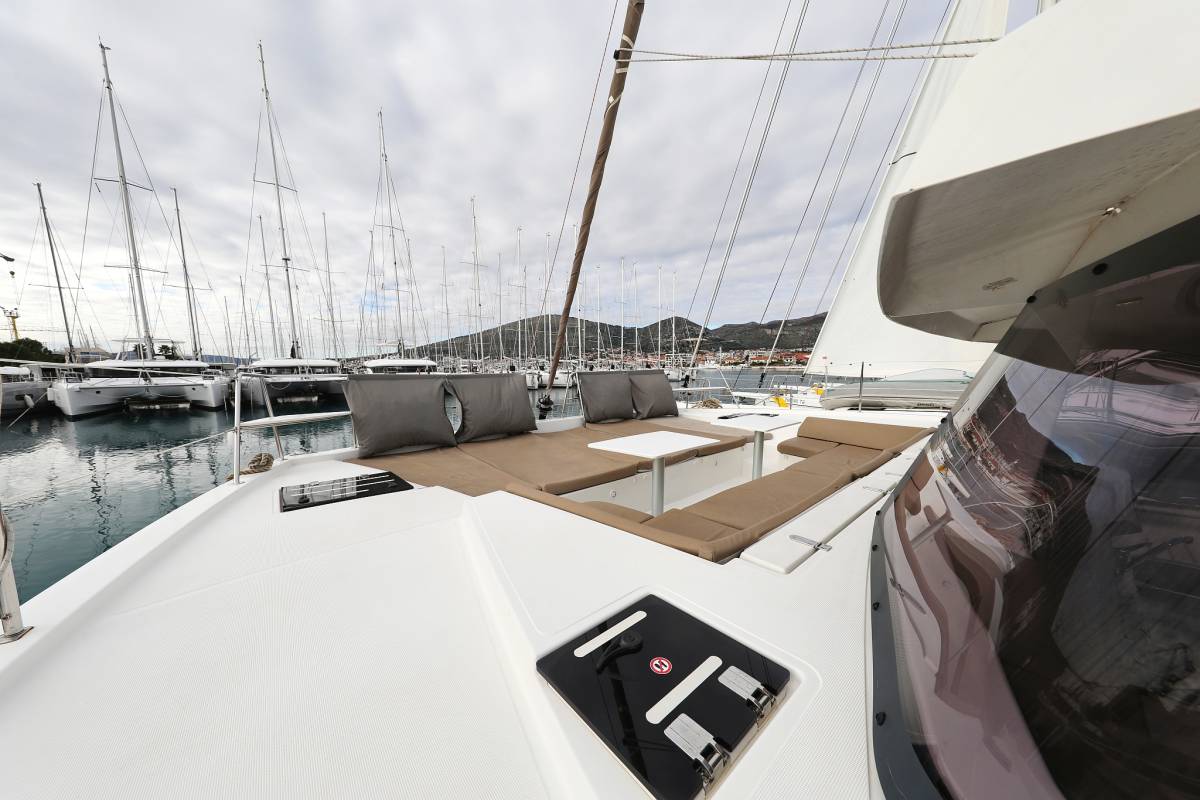 Bali 4.3, Tisia | Noleggio di Yacht Croazia