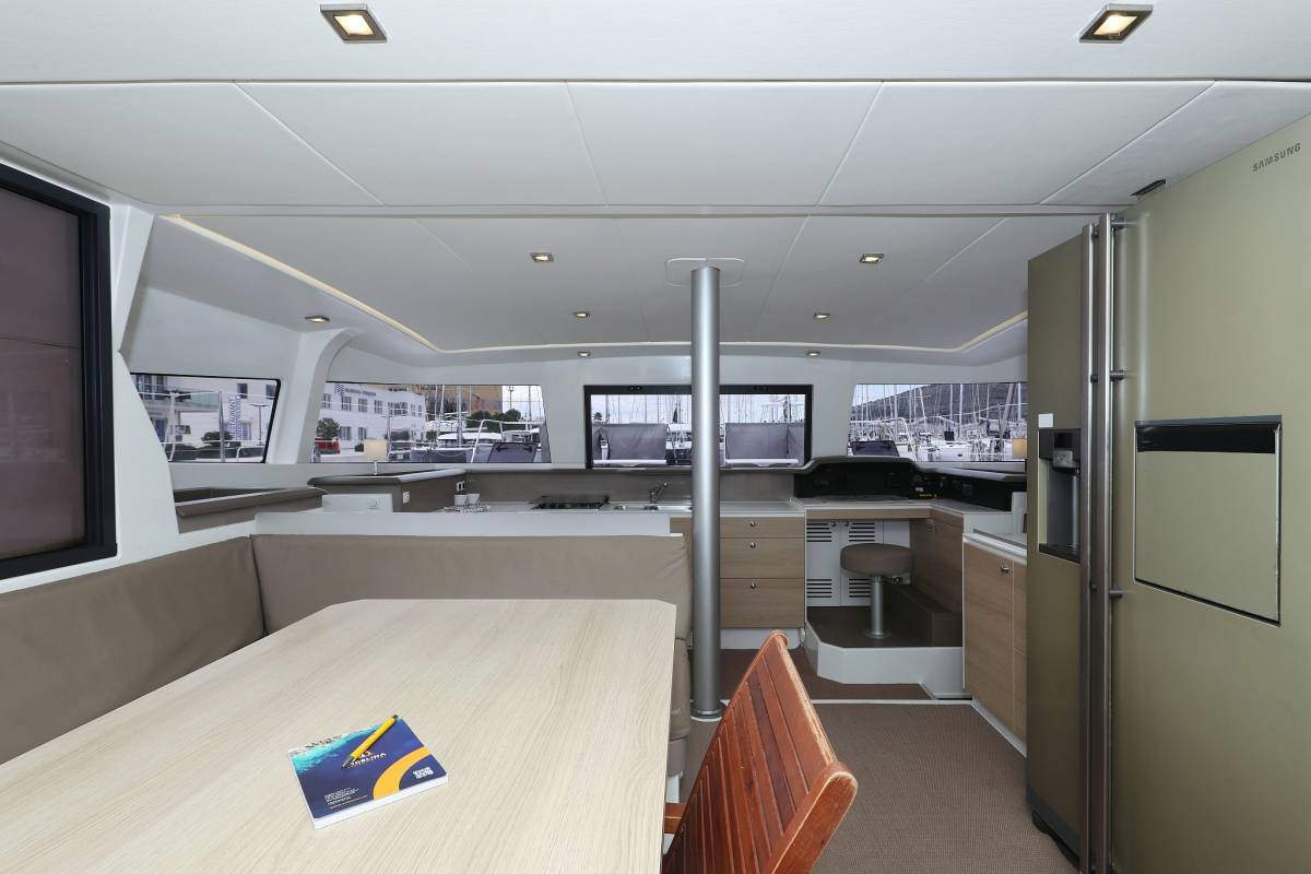 Bali 4.3, Tisia | Noleggio di Yacht Croazia