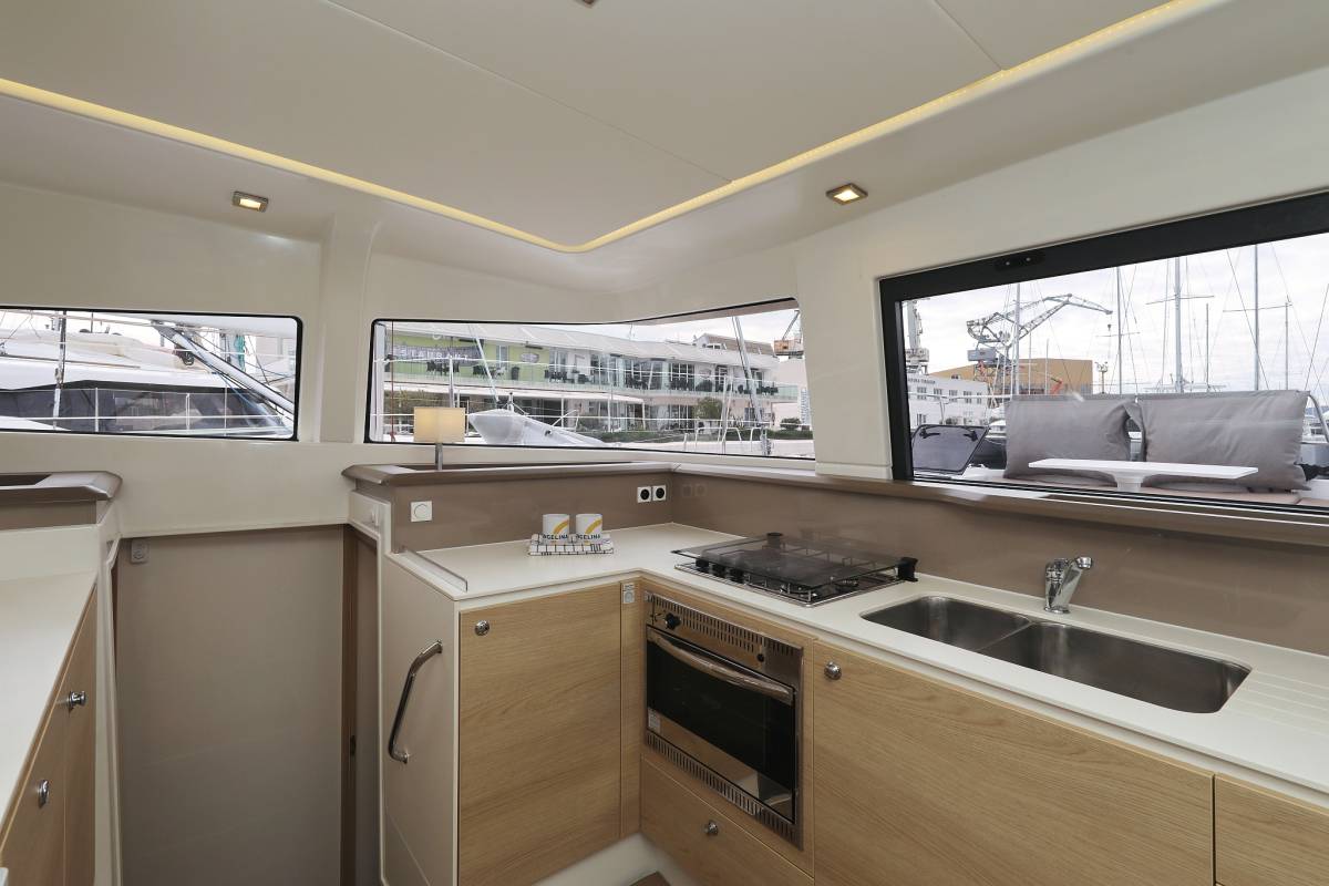 Bali 4.3, Tisia | Noleggio di Yacht Croazia