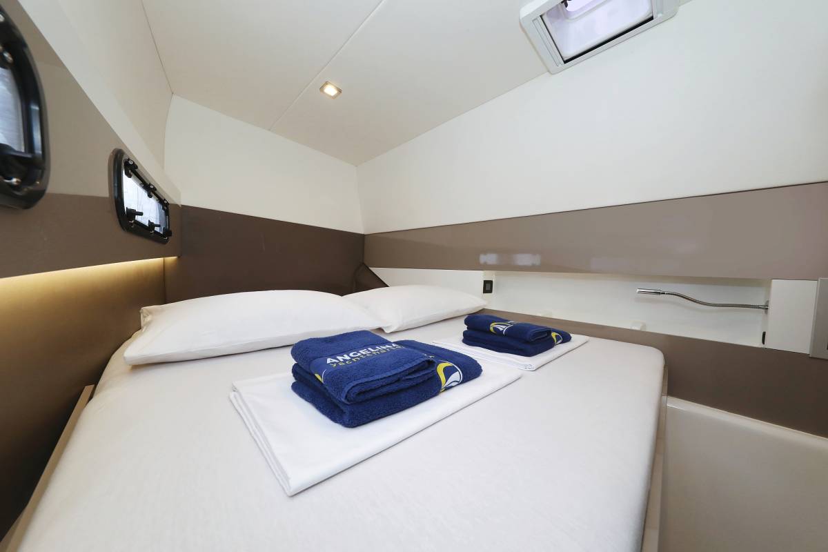Bali 4.3, Tisia | Noleggio di Yacht Croazia
