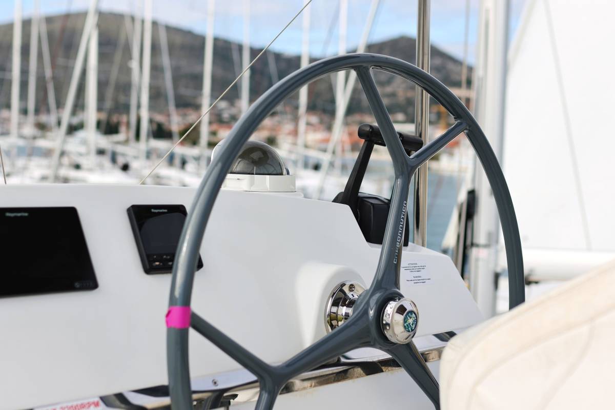 Bali 4.3, Tisia | Noleggio di Yacht Croazia