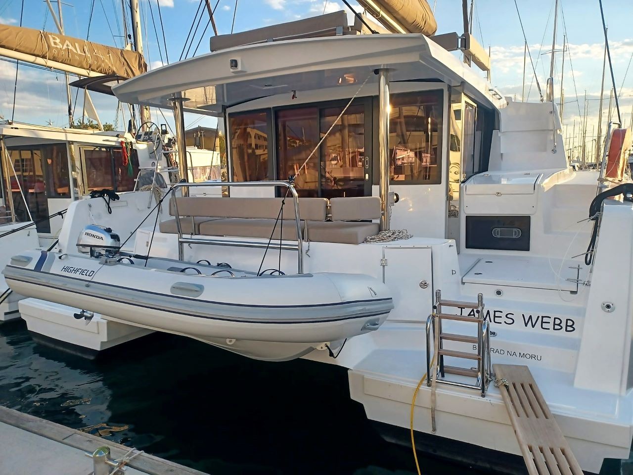 Bali 4.4, James Webb | Yacht Charter Croatia