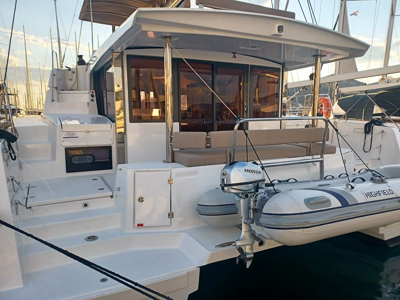 Bali 4.4, James Webb | Yacht Charter Croatia