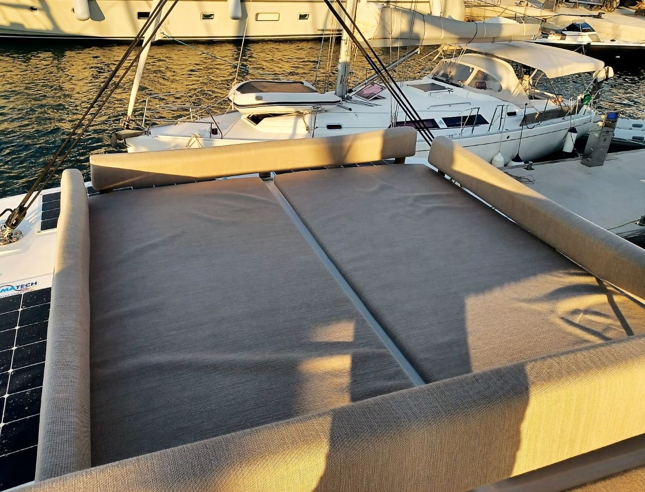 Bali 4.4, James Webb | Yacht Charter Croatia