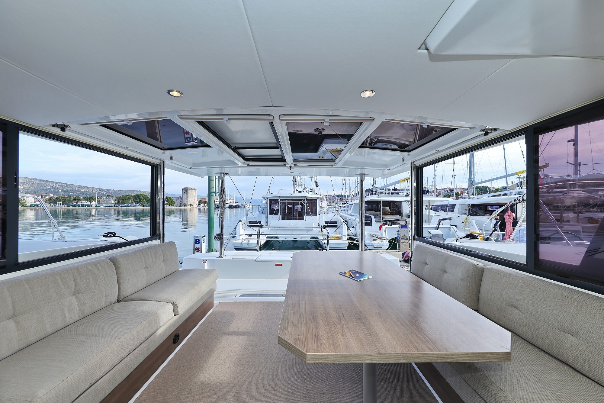 Bali 4.4, James Webb | Yacht Charter Croatia