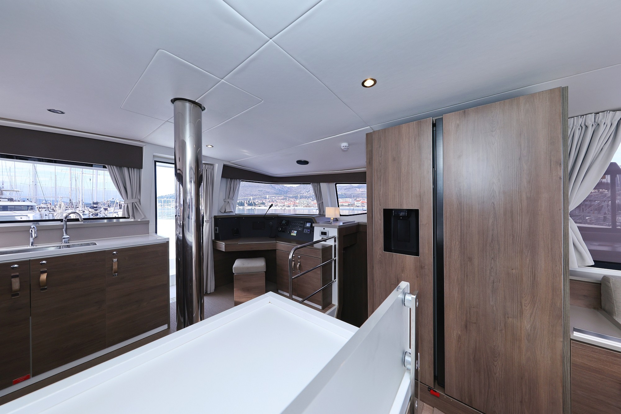 Bali 4.4, James Webb | Yacht Charter Croatia