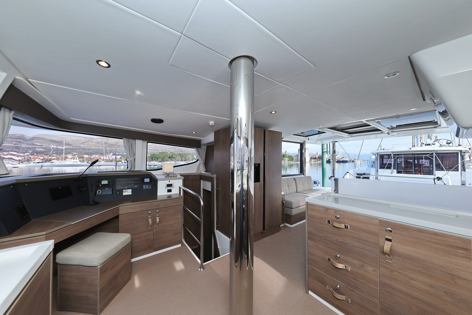 Bali 4.4, James Webb | Yacht Charter Croatia