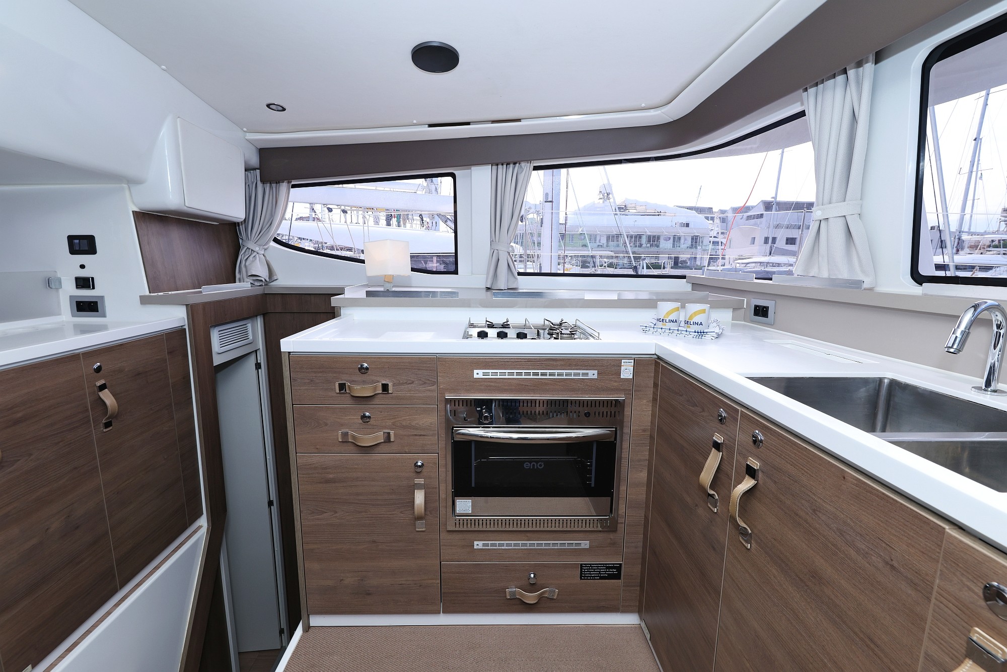 Bali 4.4, James Webb | Yacht Charter Croatia