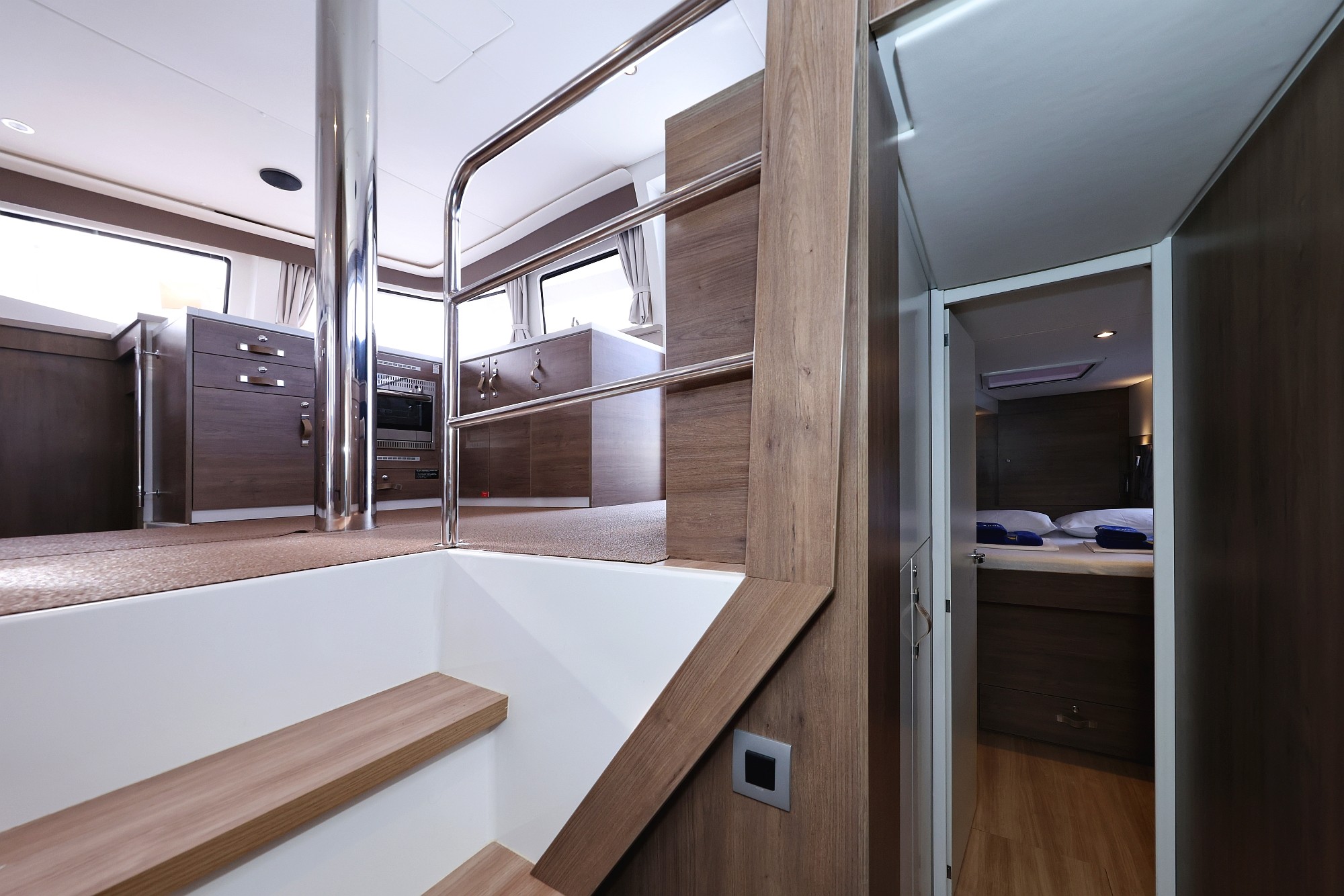 Bali 4.4, James Webb | Yacht Charter Croatia