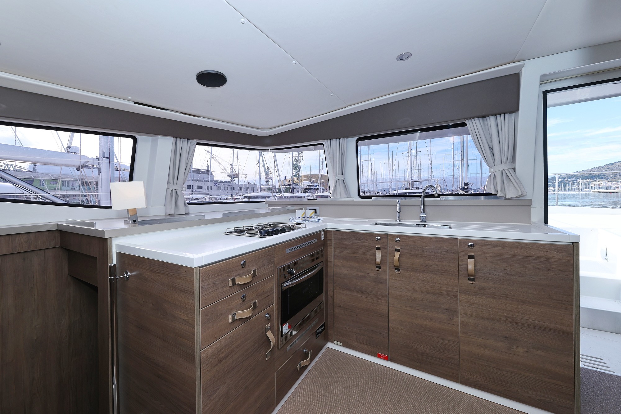 Bali 4.4, James Webb | Yacht Charter Croatia