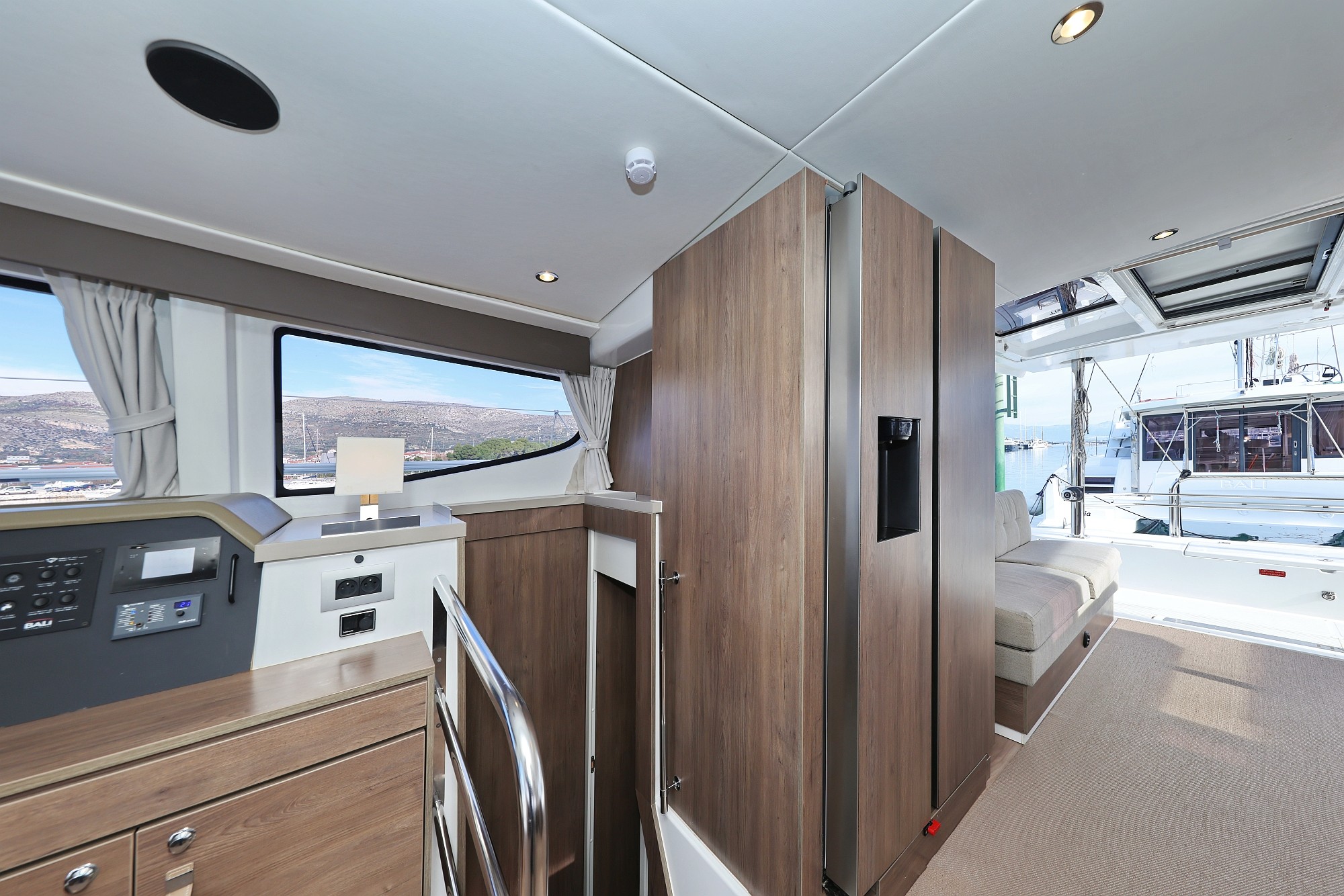 Bali 4.4, James Webb | Yacht Charter Croatia