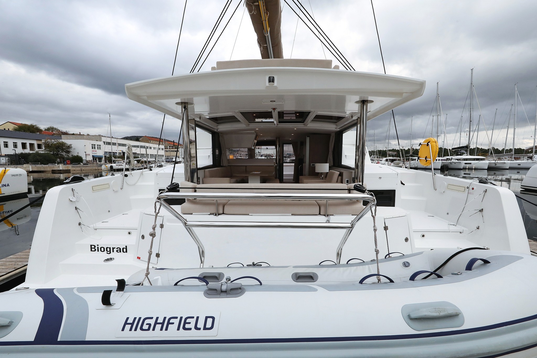 Bali 4.4, Apollo | Yacht Charter Croatia