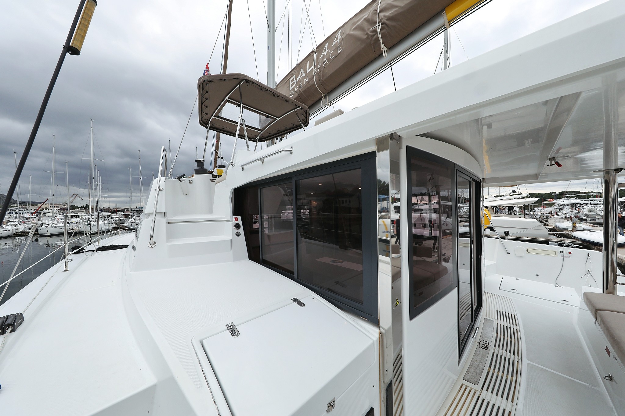 Bali 4.4, Apollo | Yacht Charter Croatia