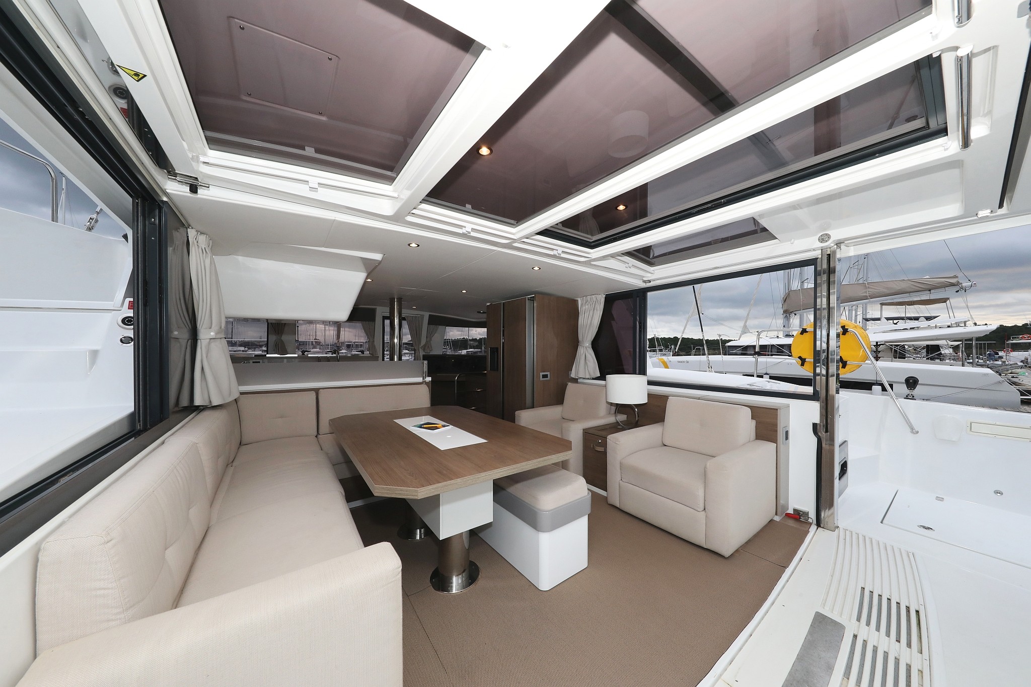 Bali 4.4, Apollo | Yacht Charter Croatia
