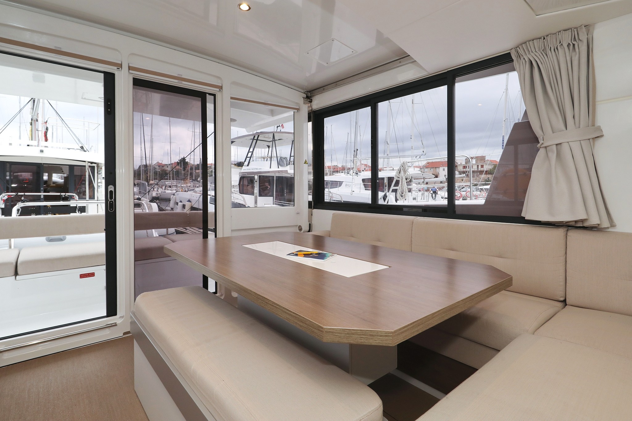 Bali 4.4, Apollo | Yacht Charter Croatia