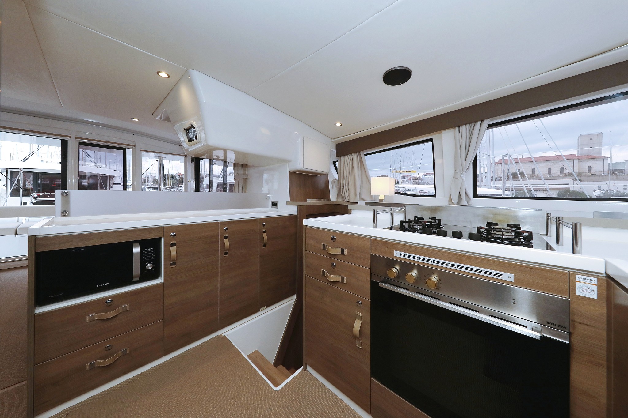 Bali 4.4, Apollo | Yacht Charter Croatia
