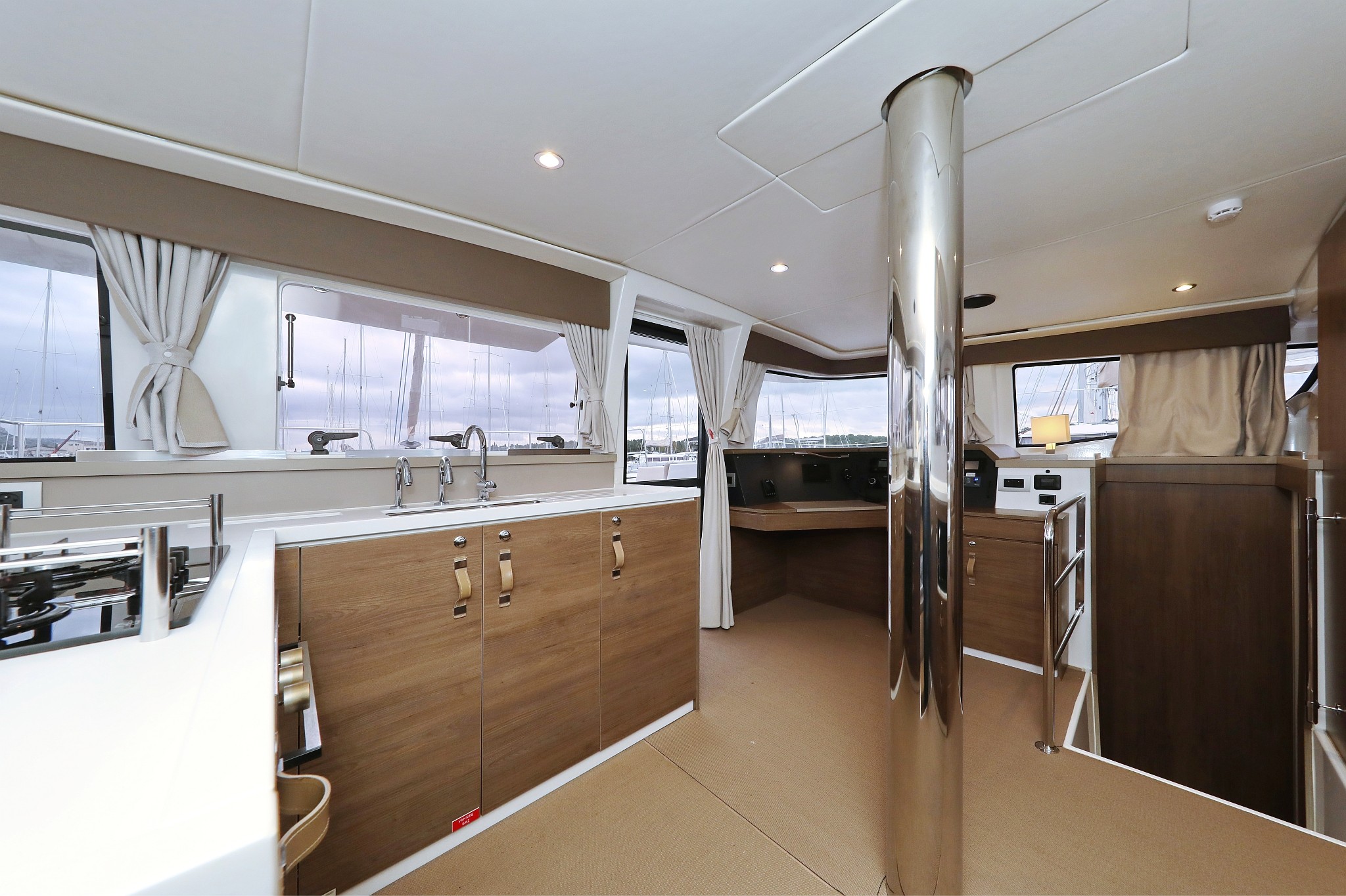 Bali 4.4, Apollo | Yacht Charter Croatia