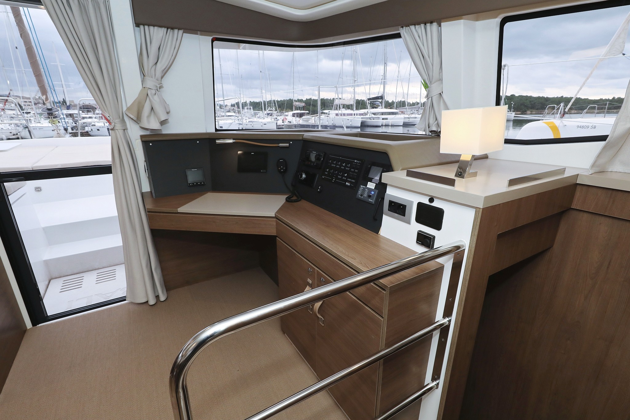 Bali 4.4, Apollo | Yacht Charter Croatia