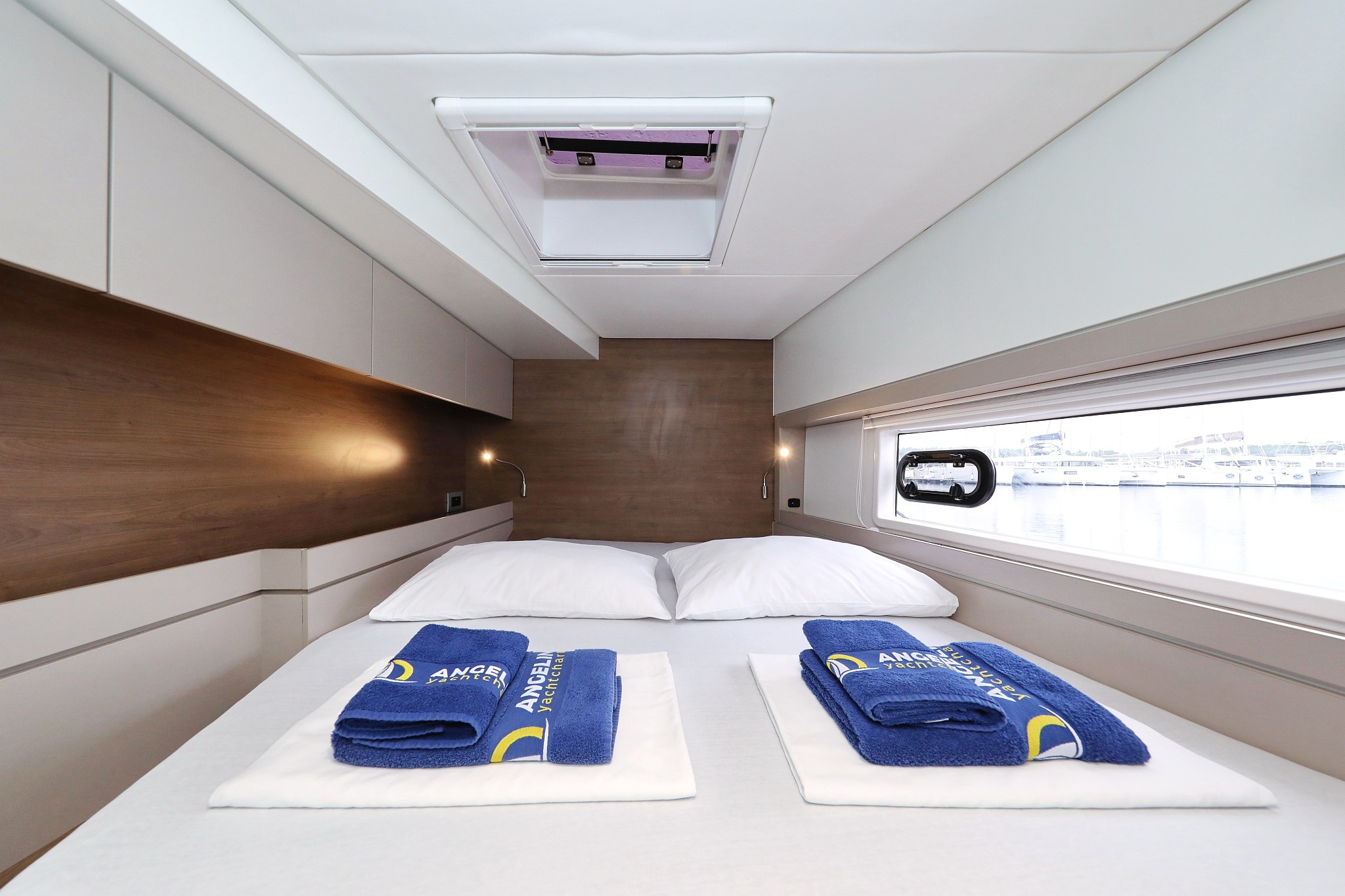Bali 4.4, Apollo | Yacht Charter Croatia