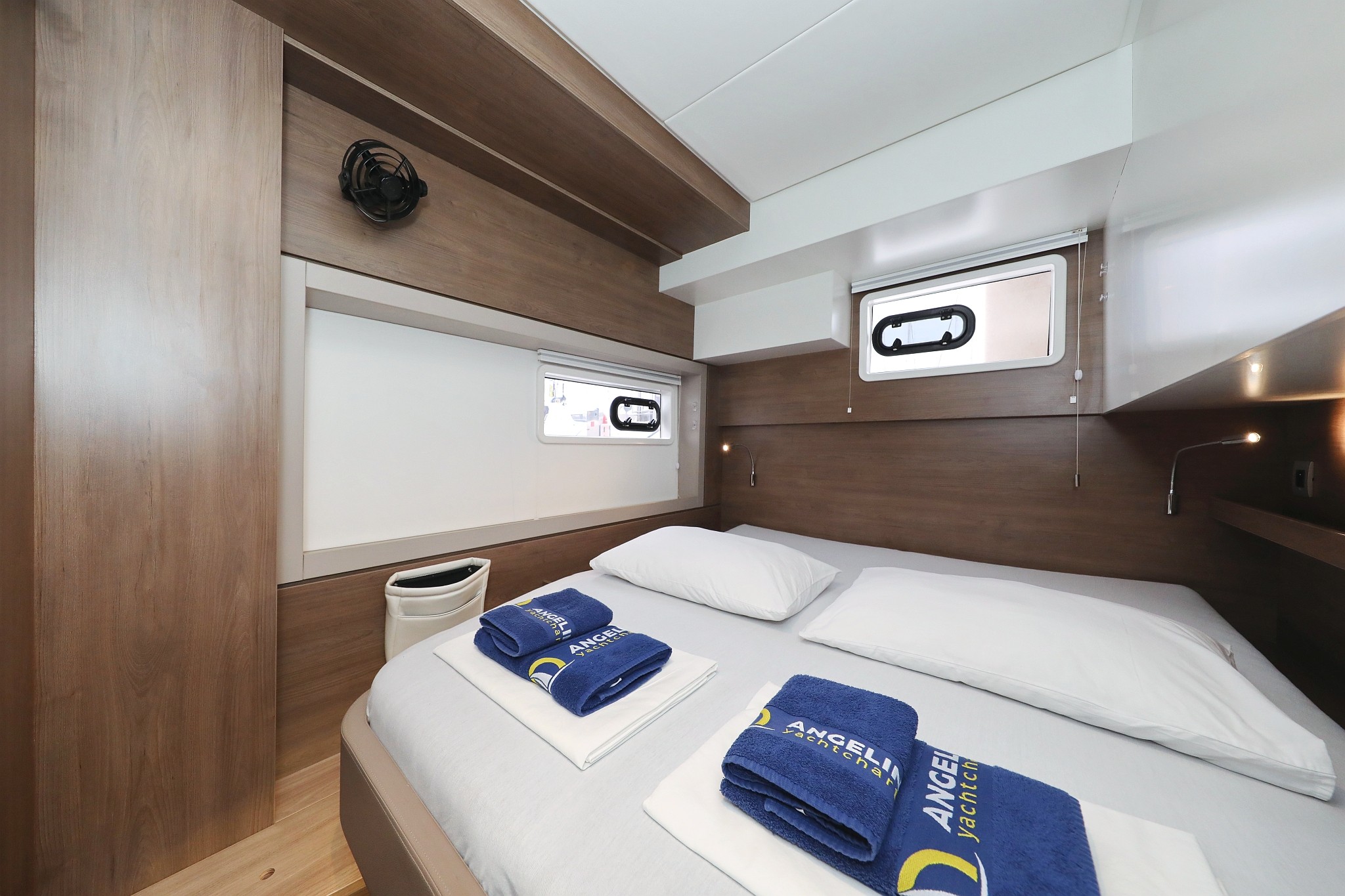 Bali 4.4, Apollo | Yacht Charter Croatia
