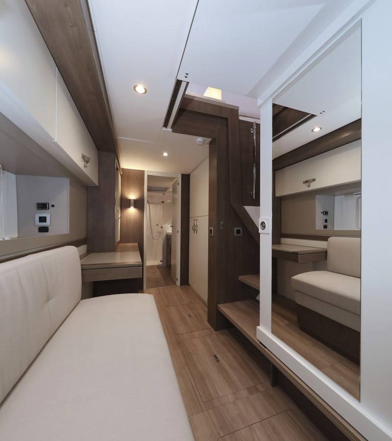 Bali 4.4, Apollo | Yacht Charter Croatia