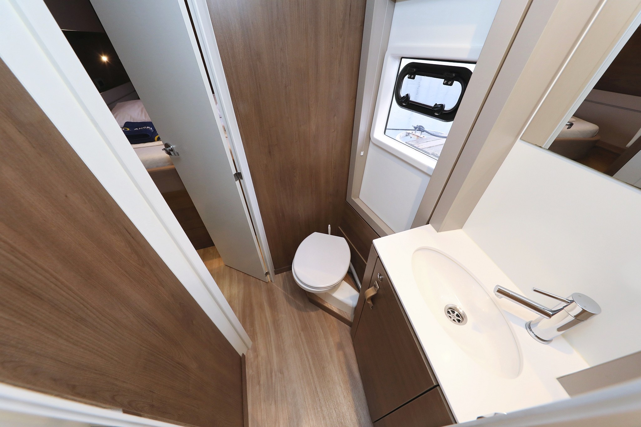 Bali 4.4, Apollo | Yacht Charter Croatia