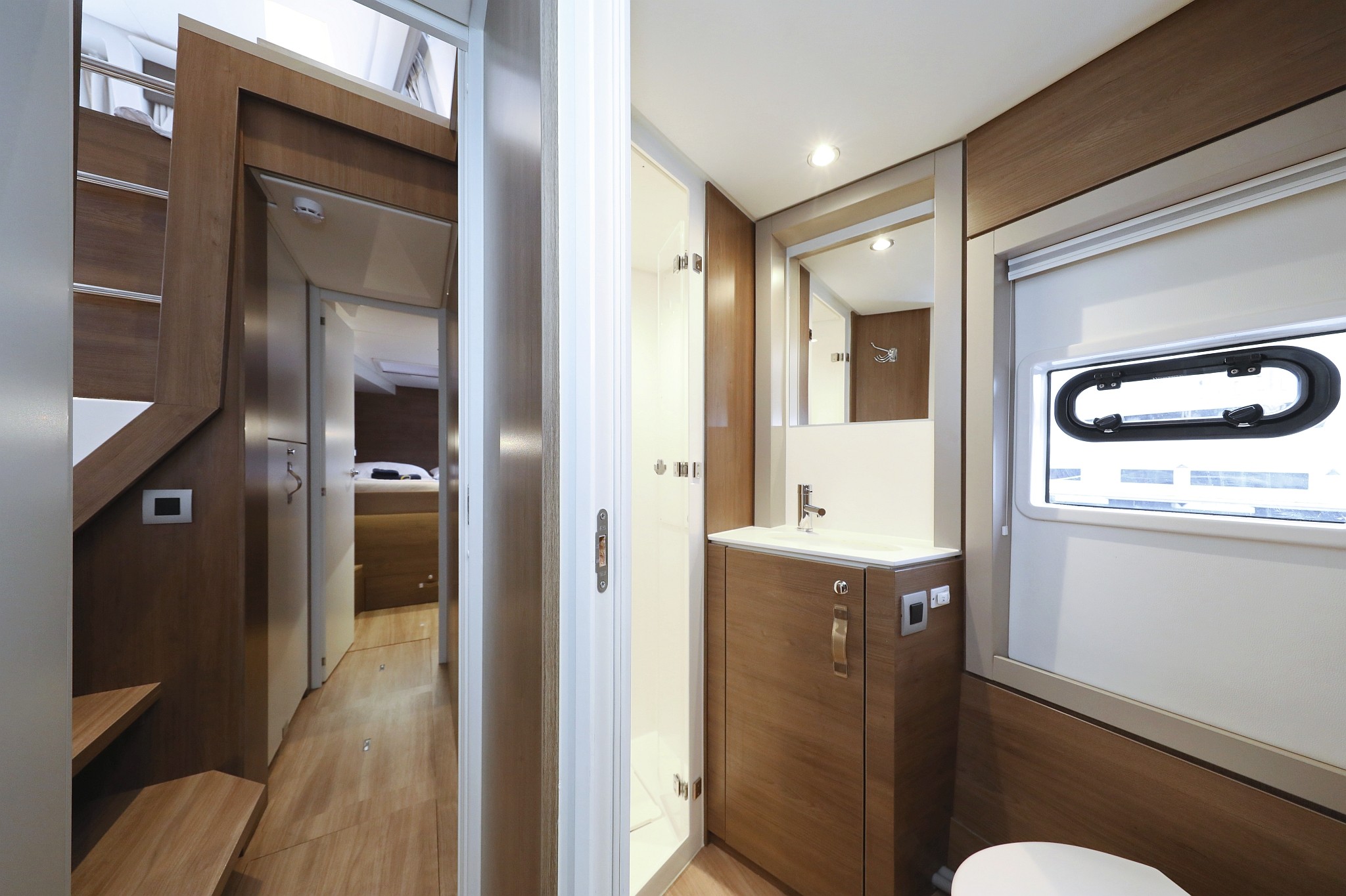 Bali 4.4, Apollo | Yacht Charter Croatia
