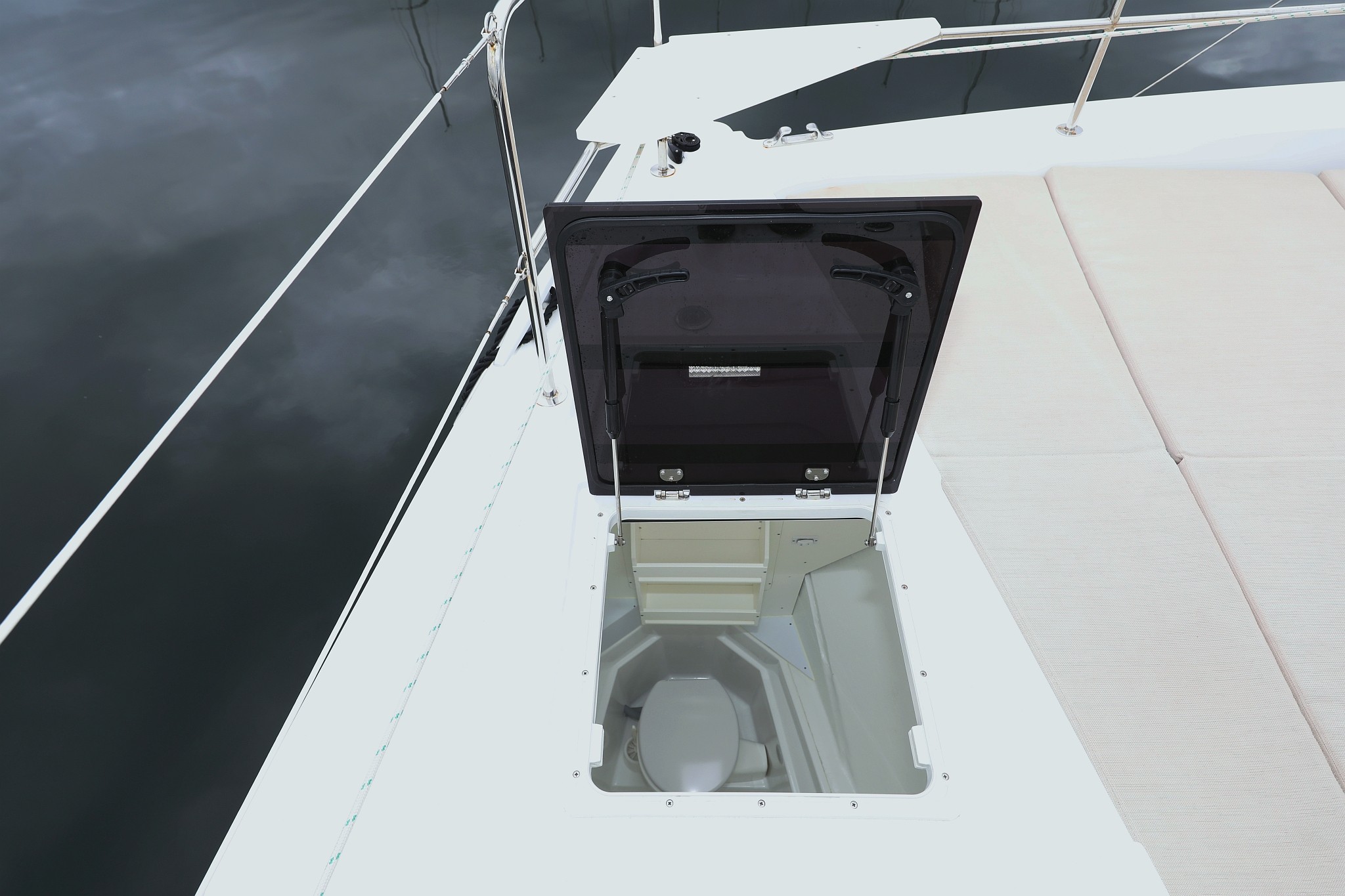 Bali 4.4, Apollo | Yacht Charter Croatia