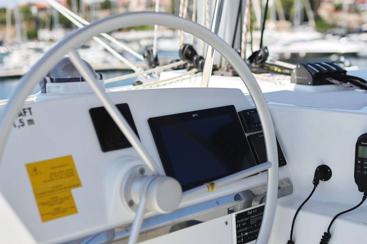 Bali 4.4, Algol | Yacht Charter Croatia